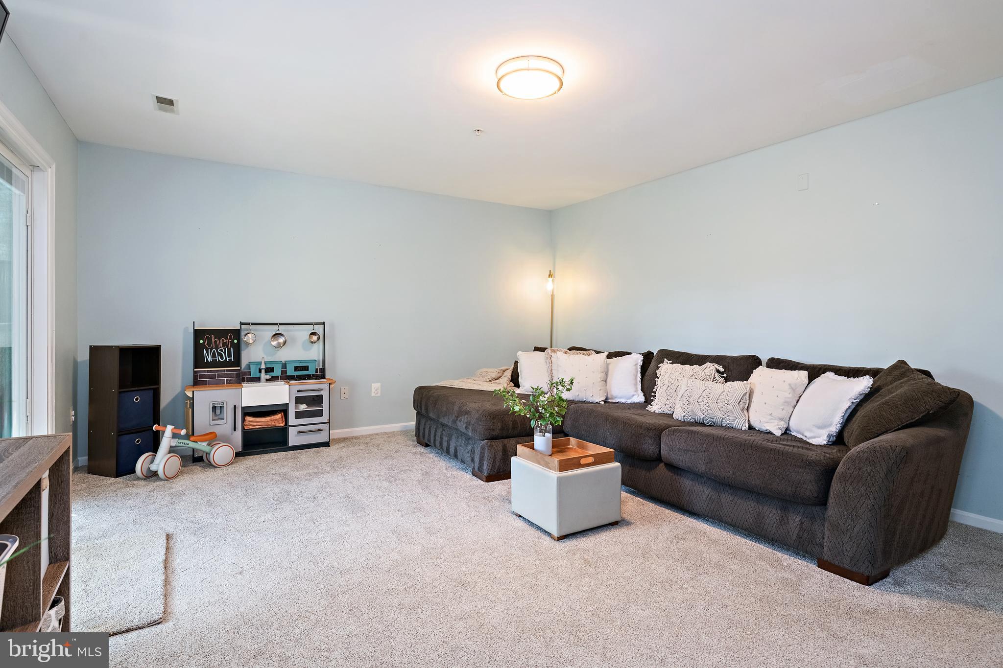 FALCON CREST - Residential