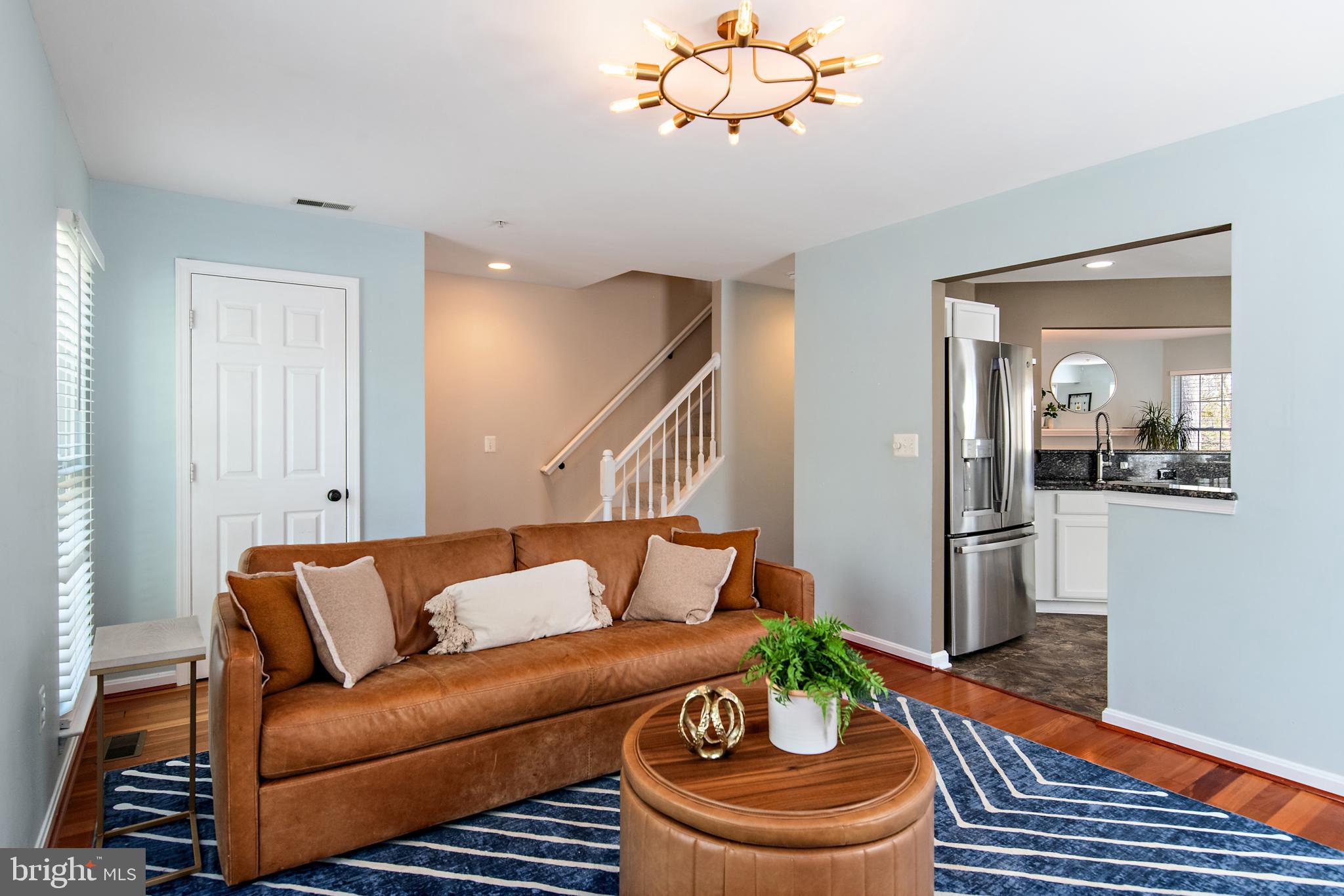 FALCON CREST - Residential