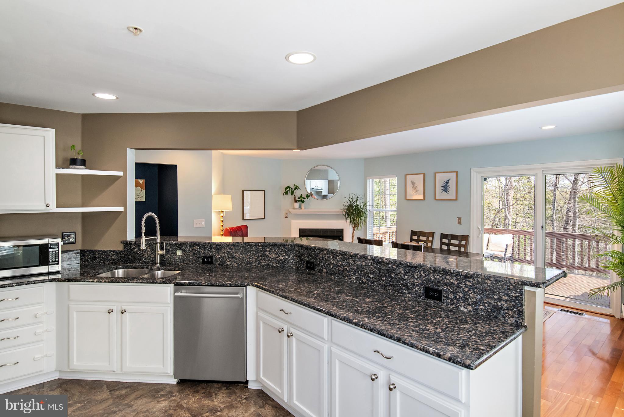 FALCON CREST - Residential