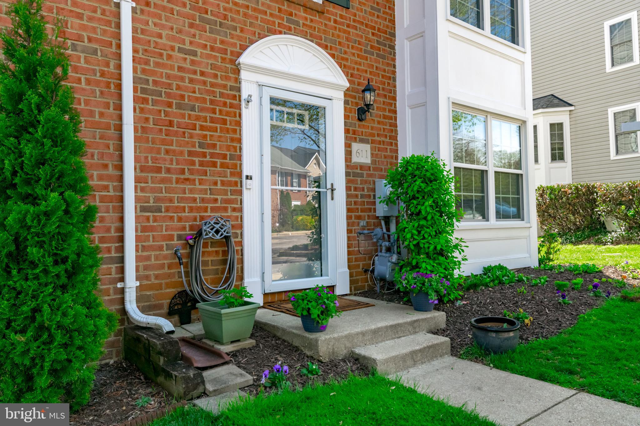 FALCON CREST - Residential