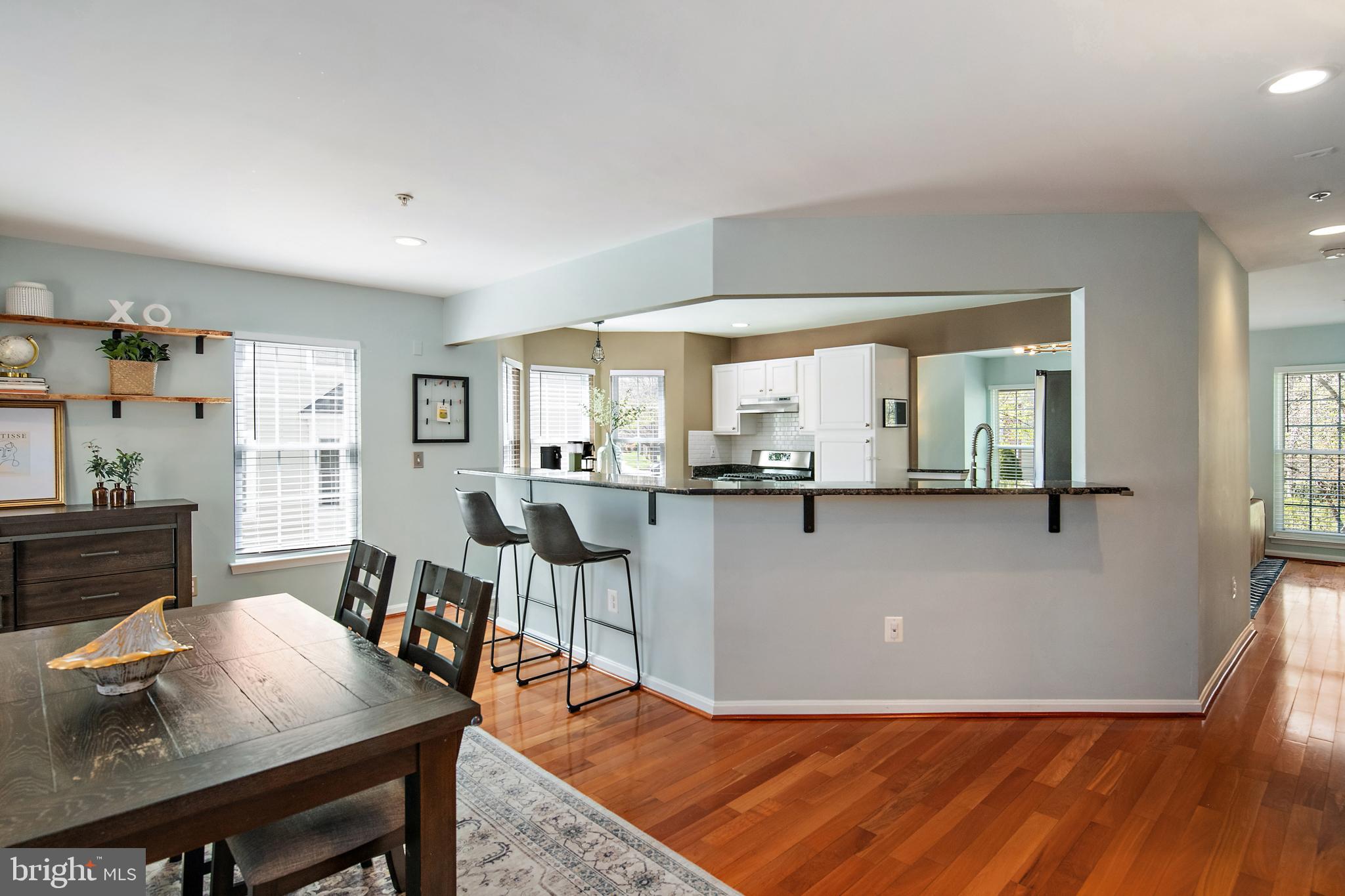 FALCON CREST - Residential