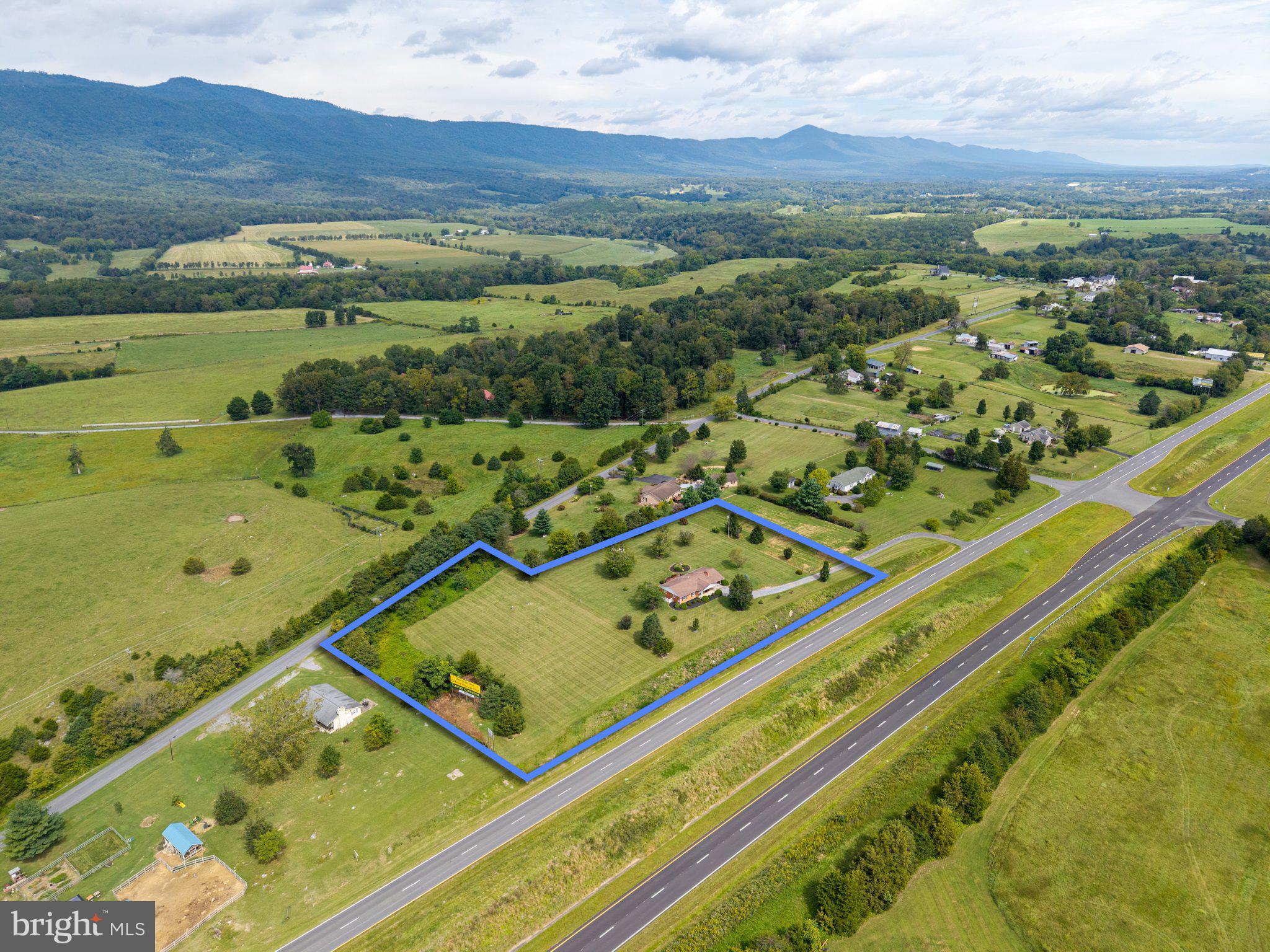 3376 US HWY 211 W