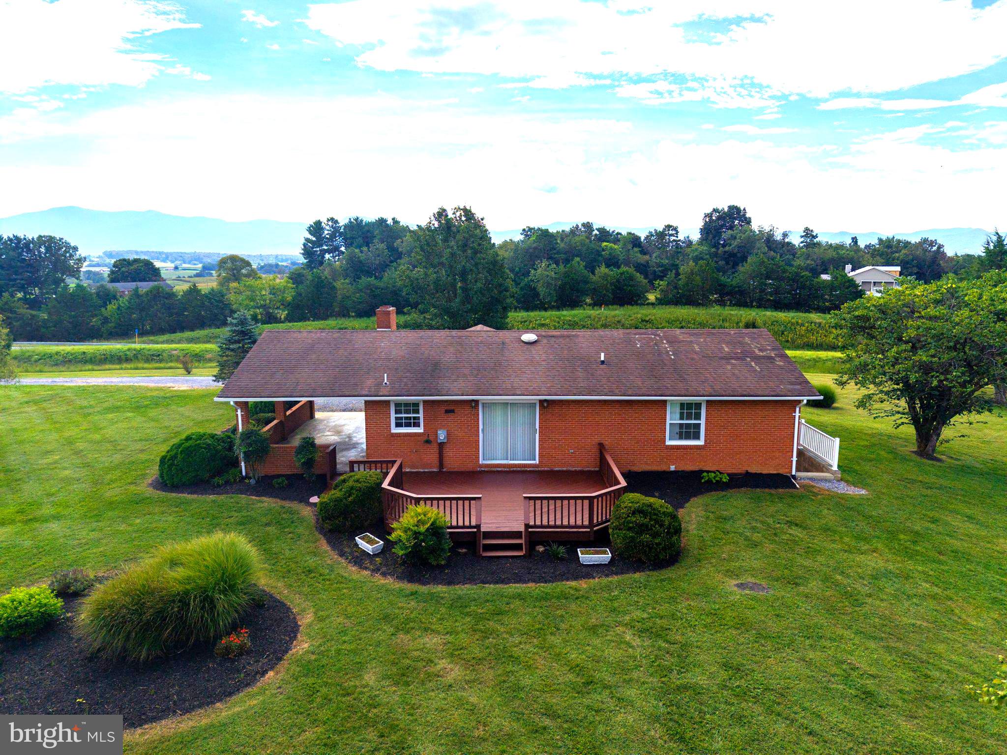 3376 US HWY 211 W