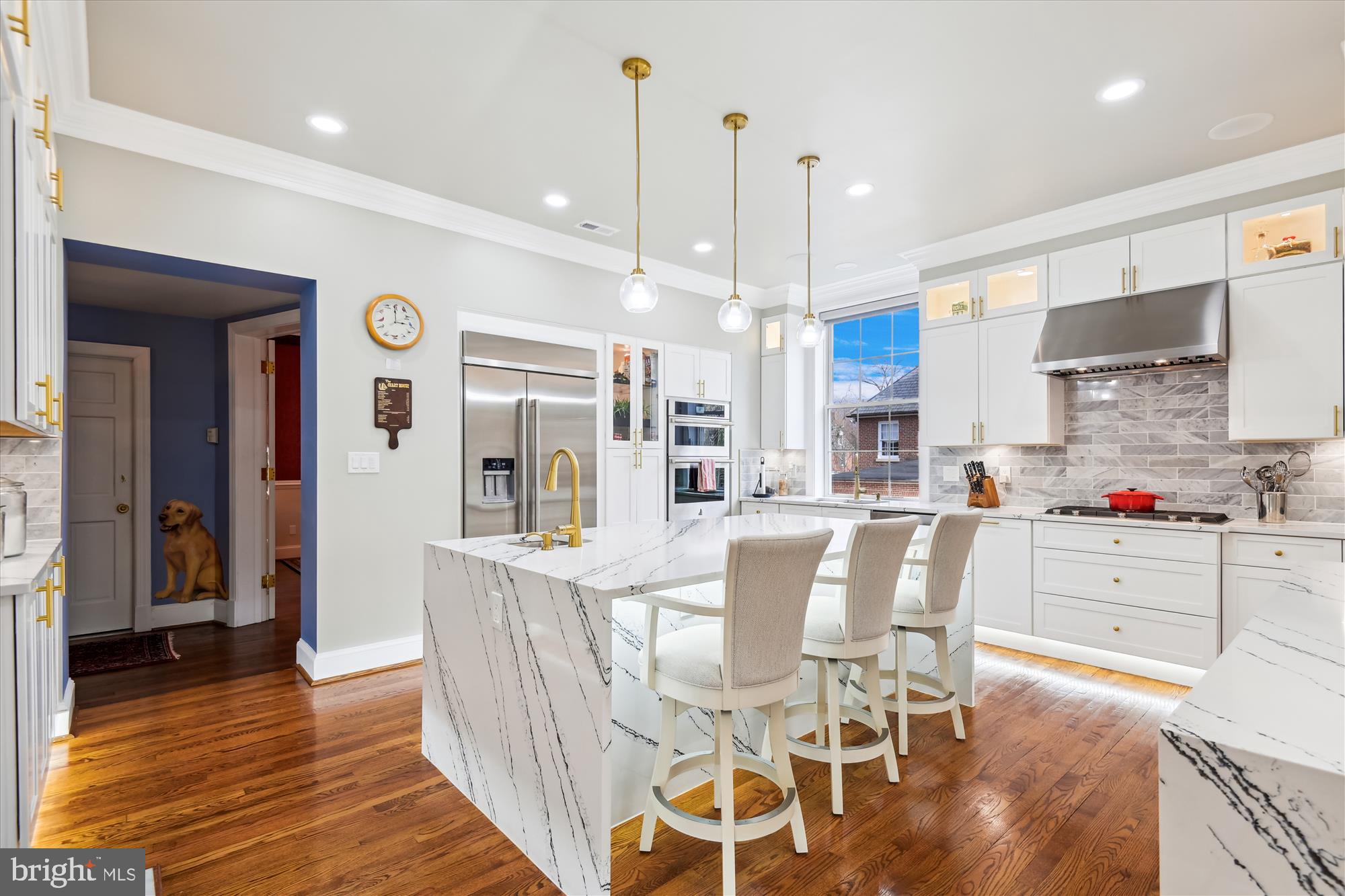 4220 N CHARLES STREET