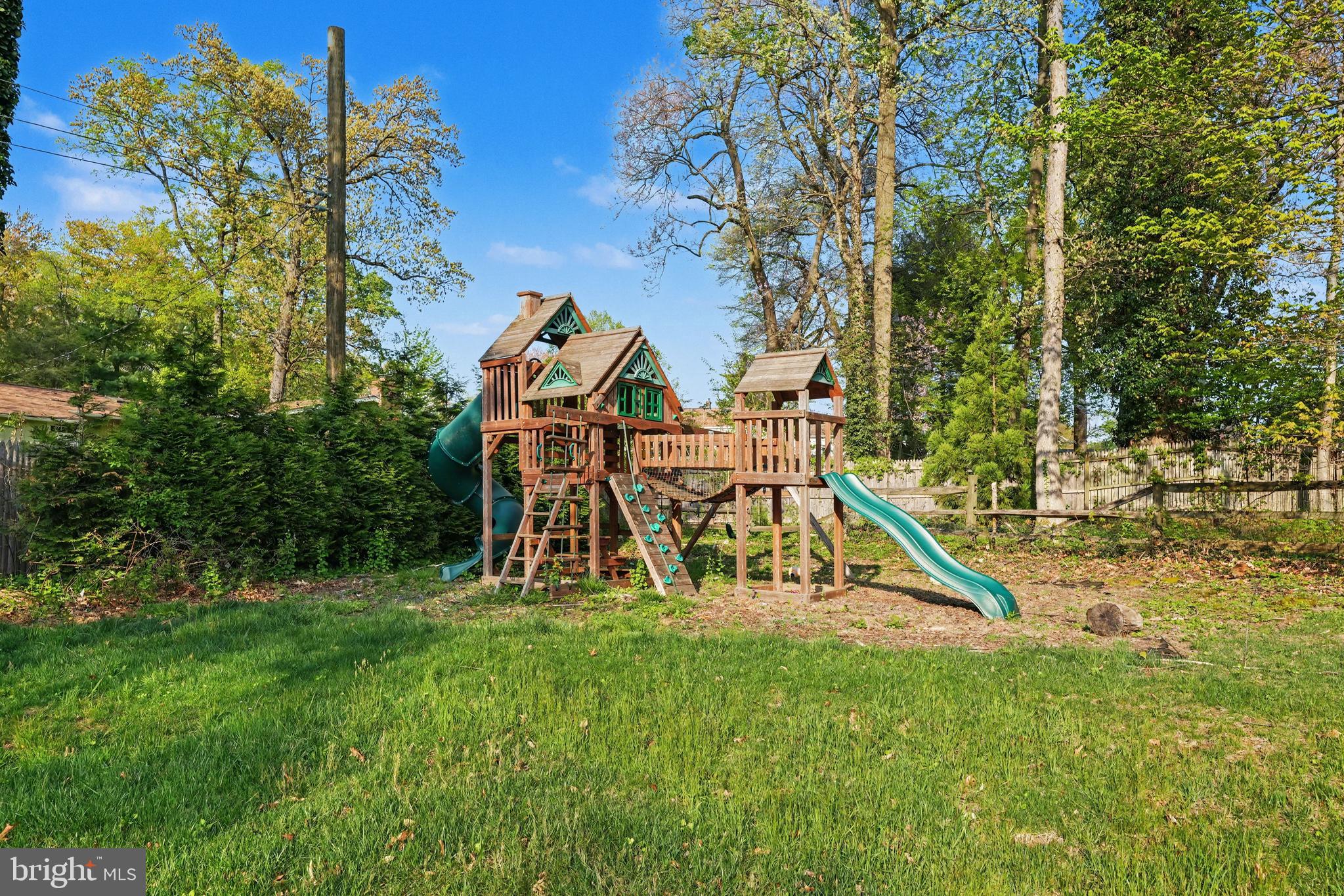 STRAFFORD VILLAGE - Residential