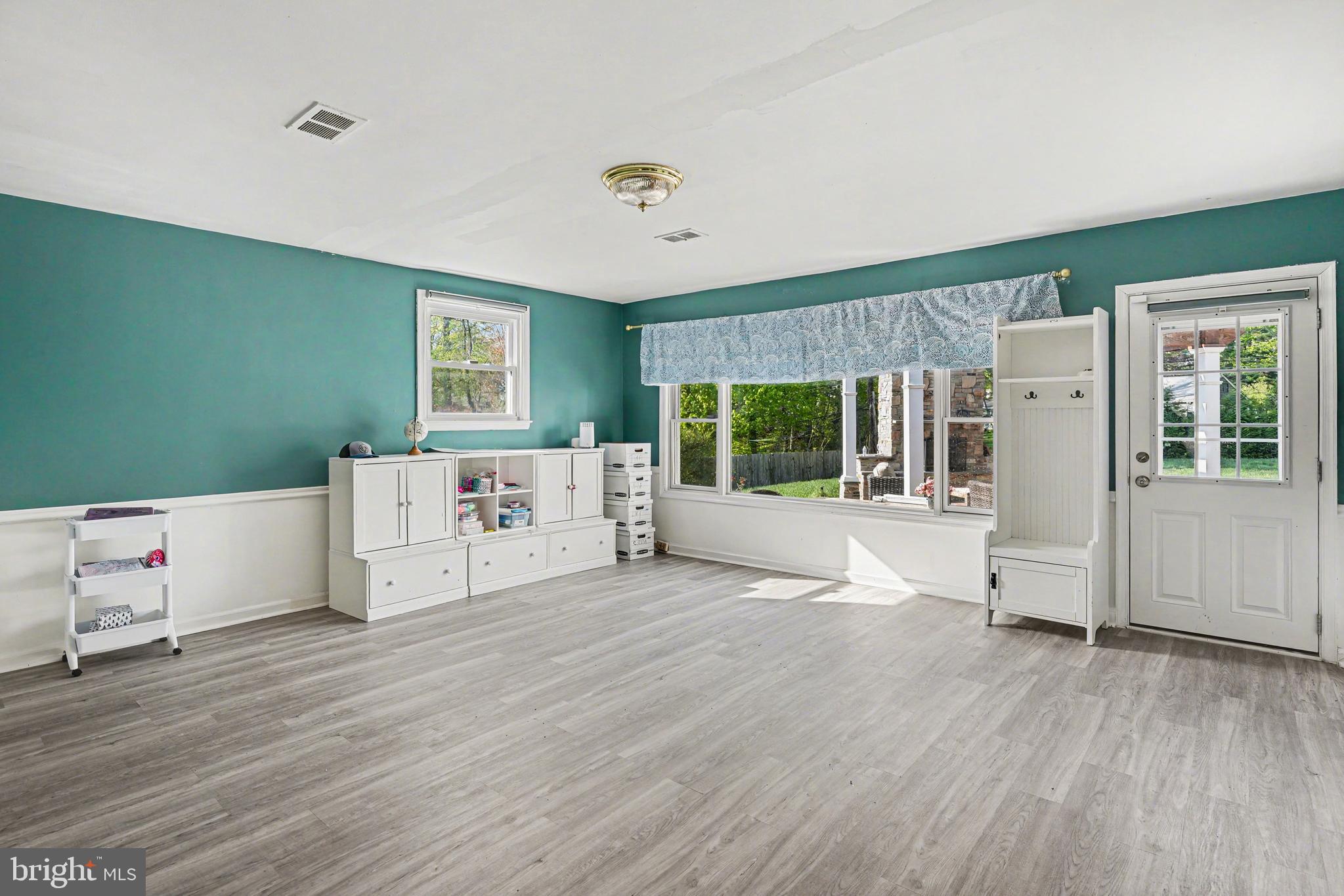 STRAFFORD VILLAGE - Residential