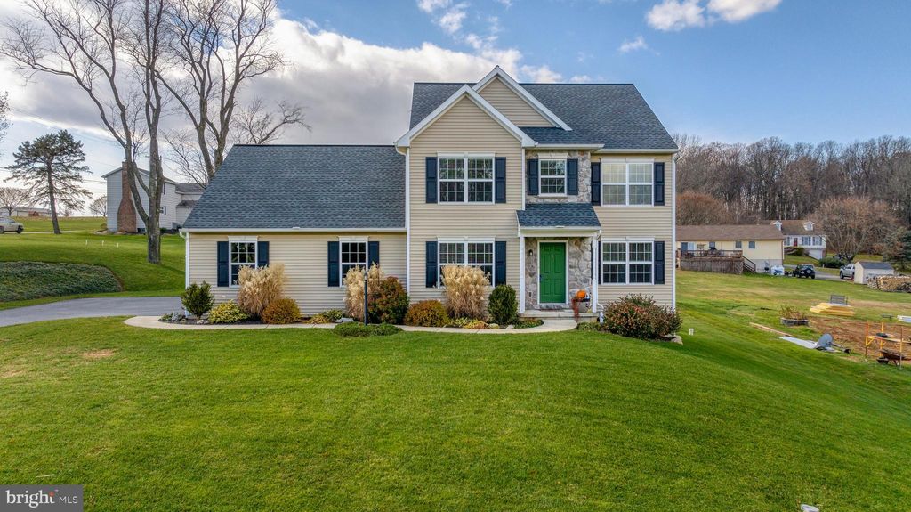 Photo of 1 Echo Valley Drive, New Providence, PA 17560 (MLS # PALA2044326)