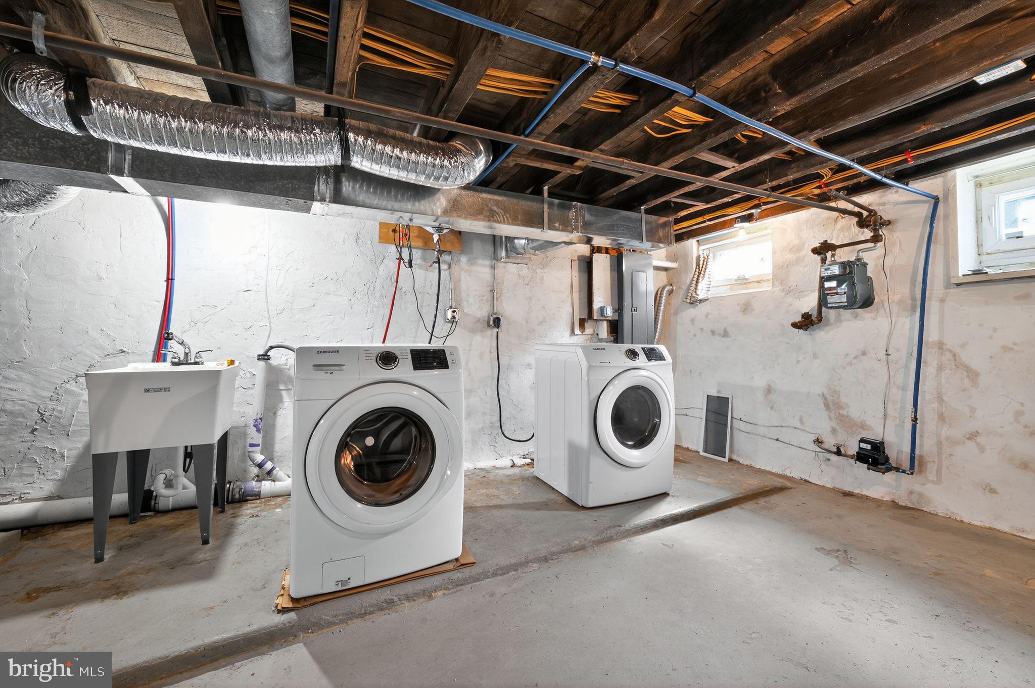 NORRIS SQUARE - Residential Lease