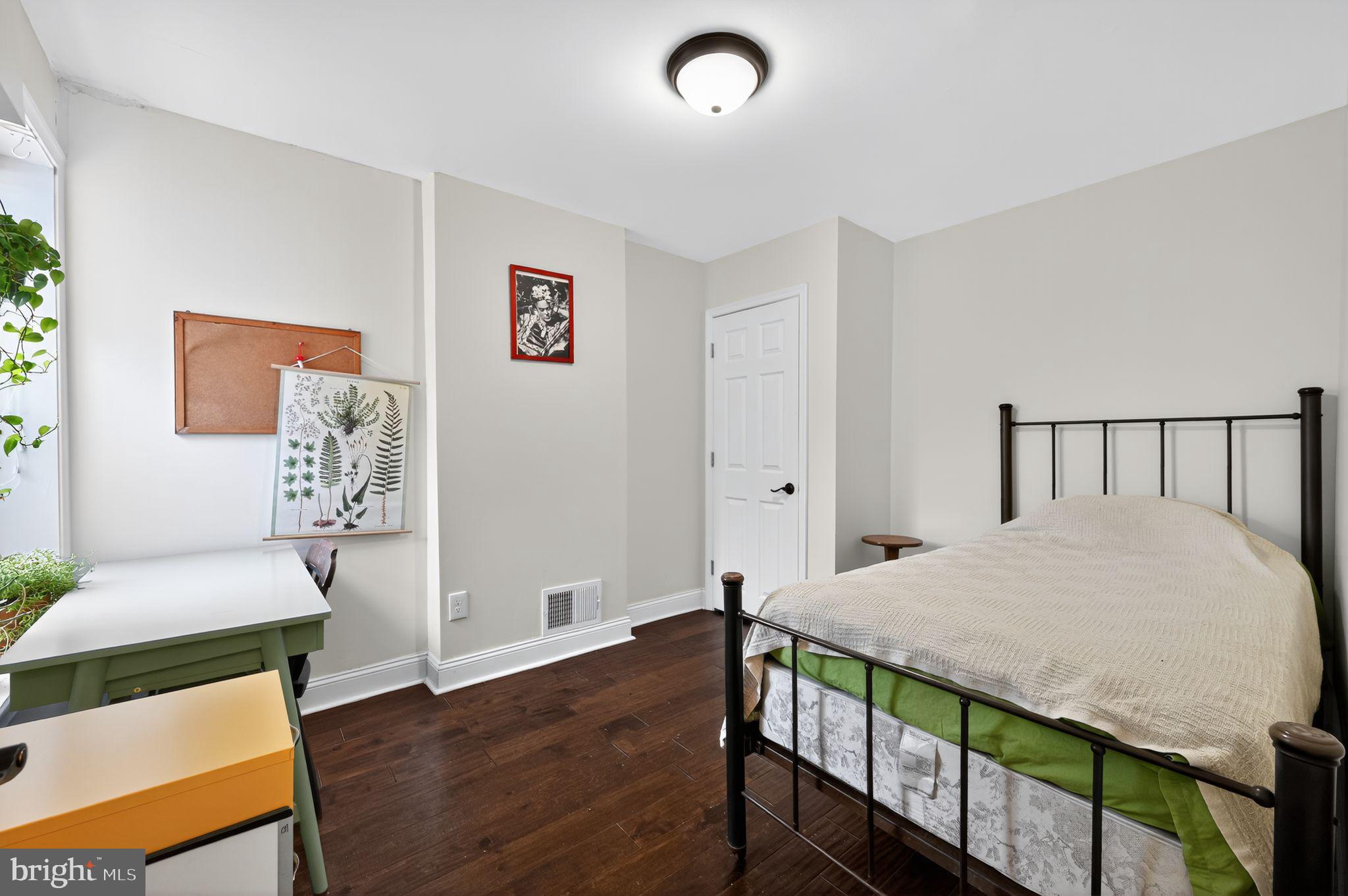 NORRIS SQUARE - Residential Lease