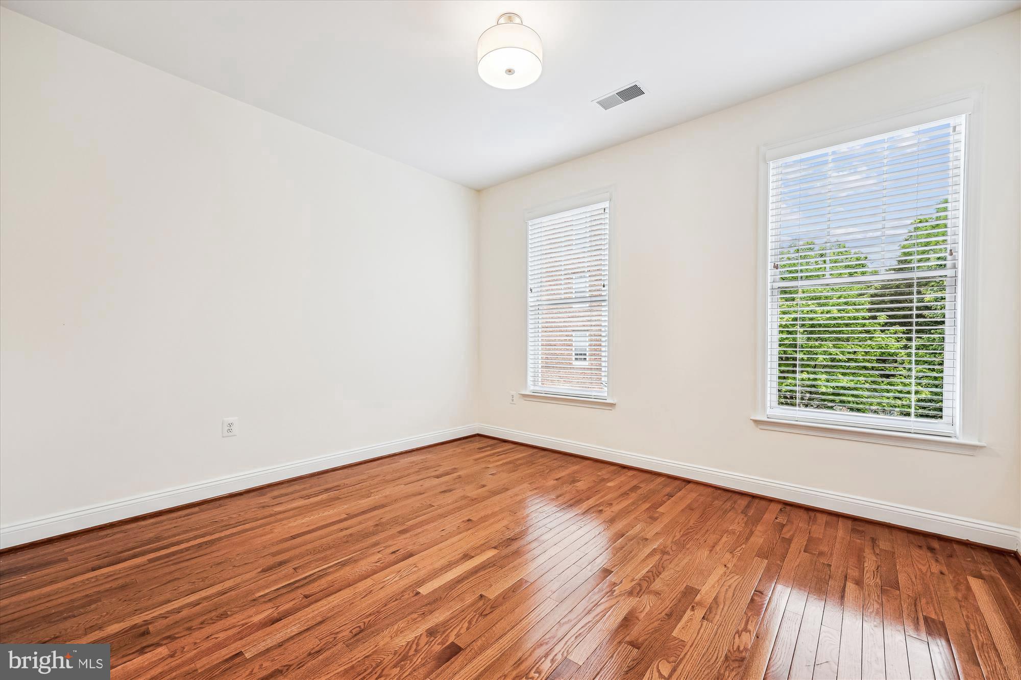 KENTLANDS - Residential