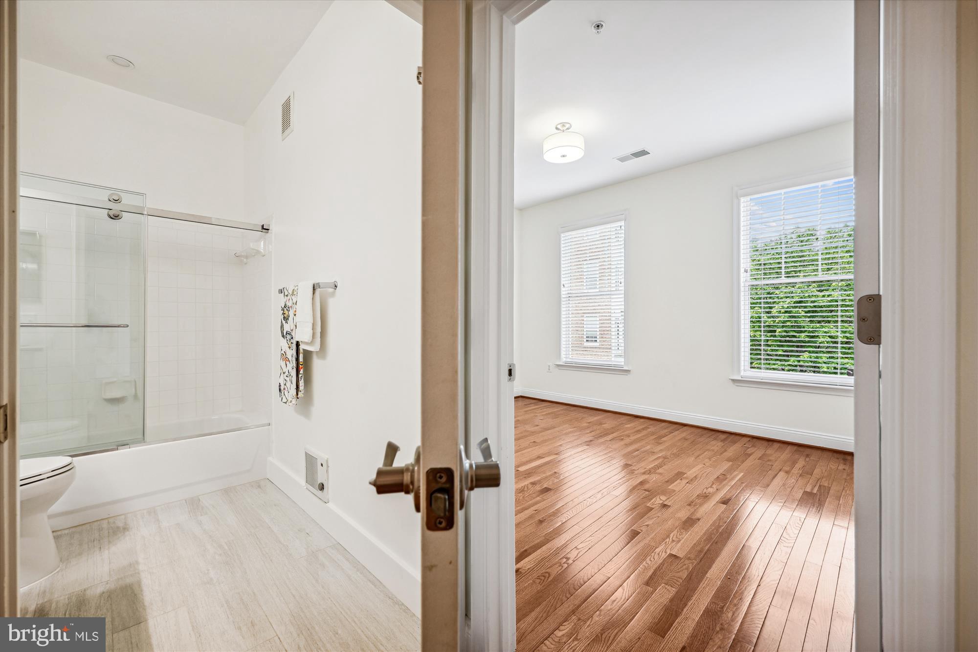 KENTLANDS - Residential