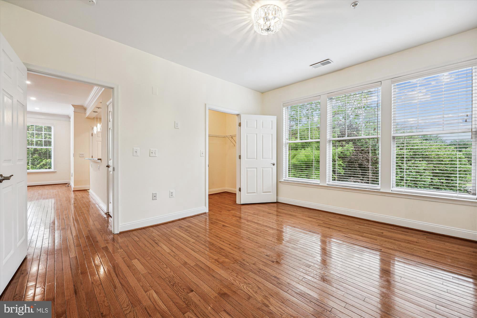 KENTLANDS - Residential