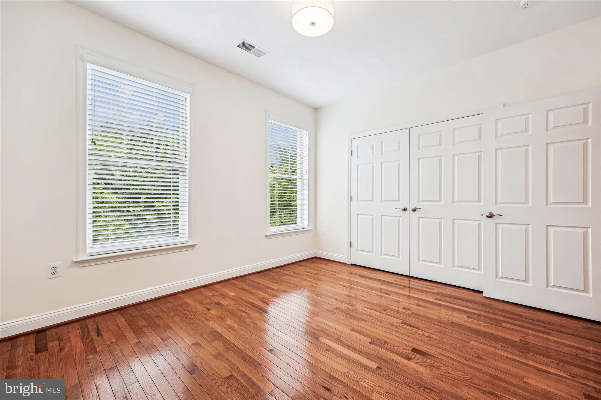 KENTLANDS - Residential