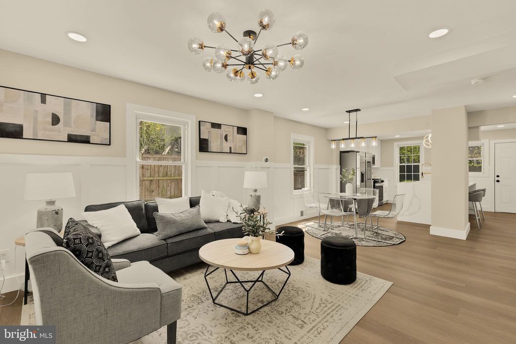 Photo of 2631 Farmington Drive, ALEXANDRIA, VA 22303 (MLS # VAFX2299524)