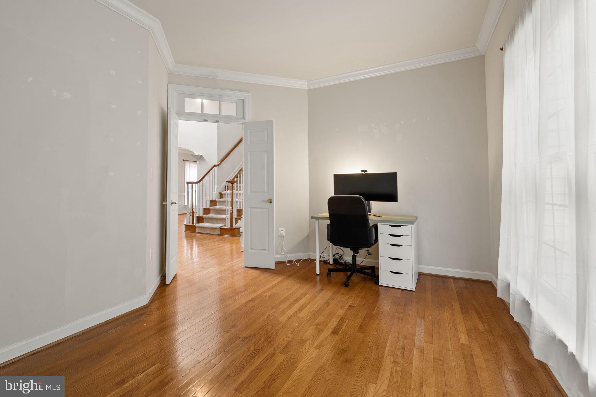 STONEWALL MANOR - Residential