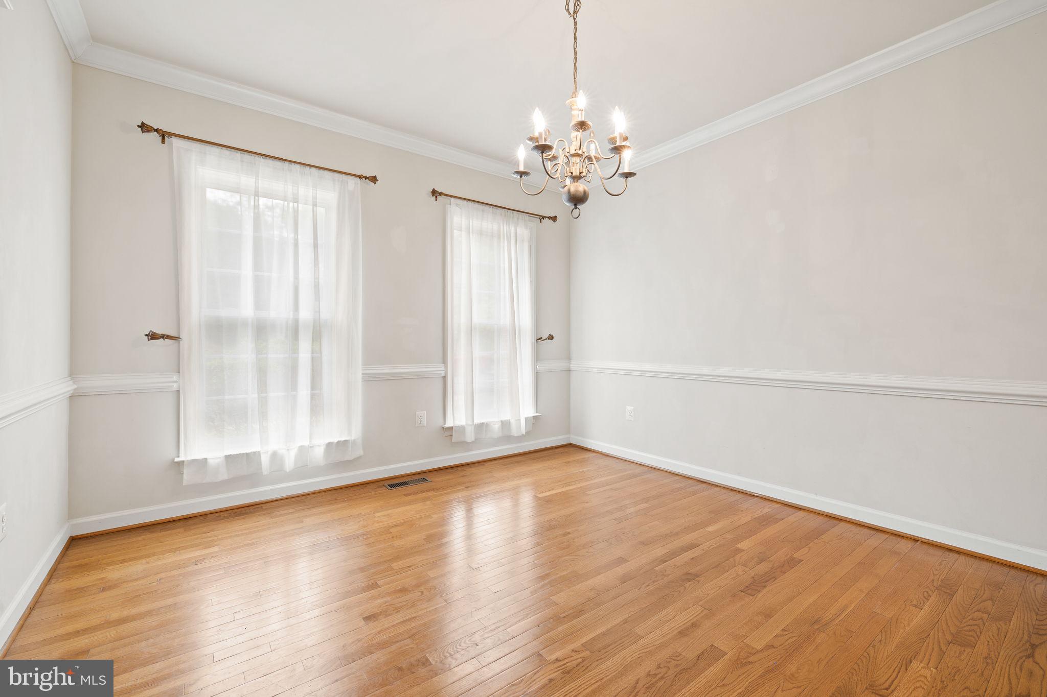 STONEWALL MANOR - Residential