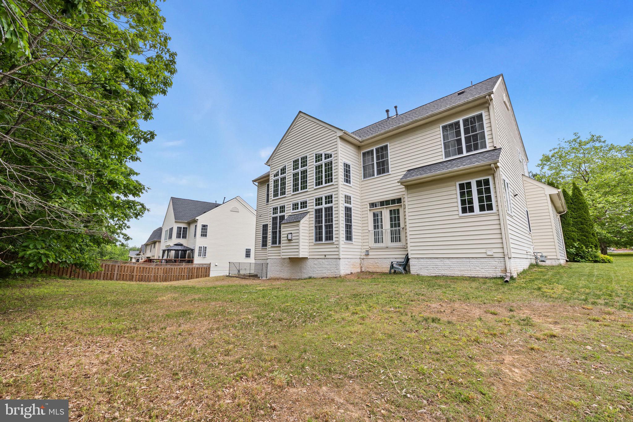 STONEWALL MANOR - Residential