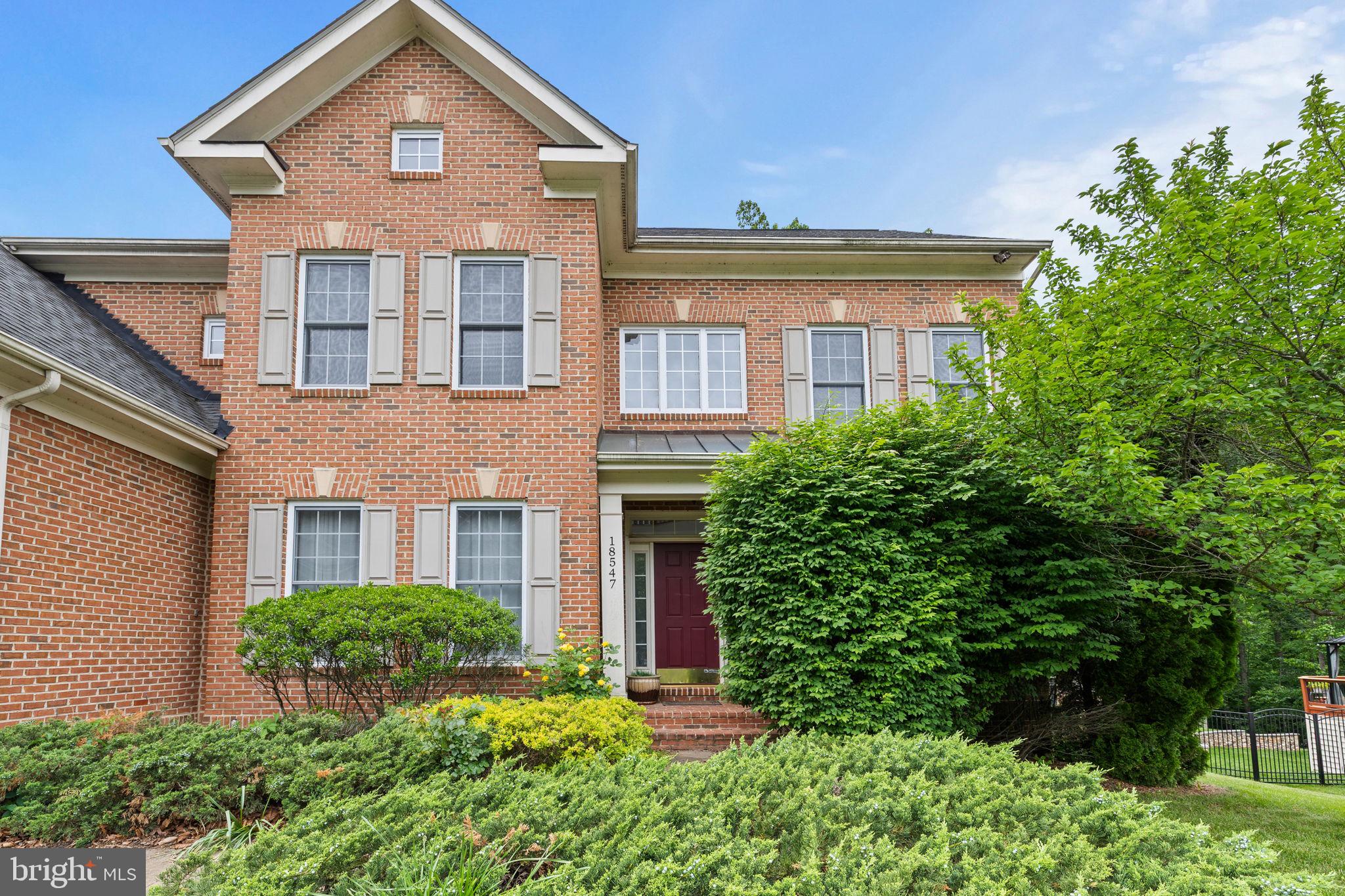 STONEWALL MANOR - Residential