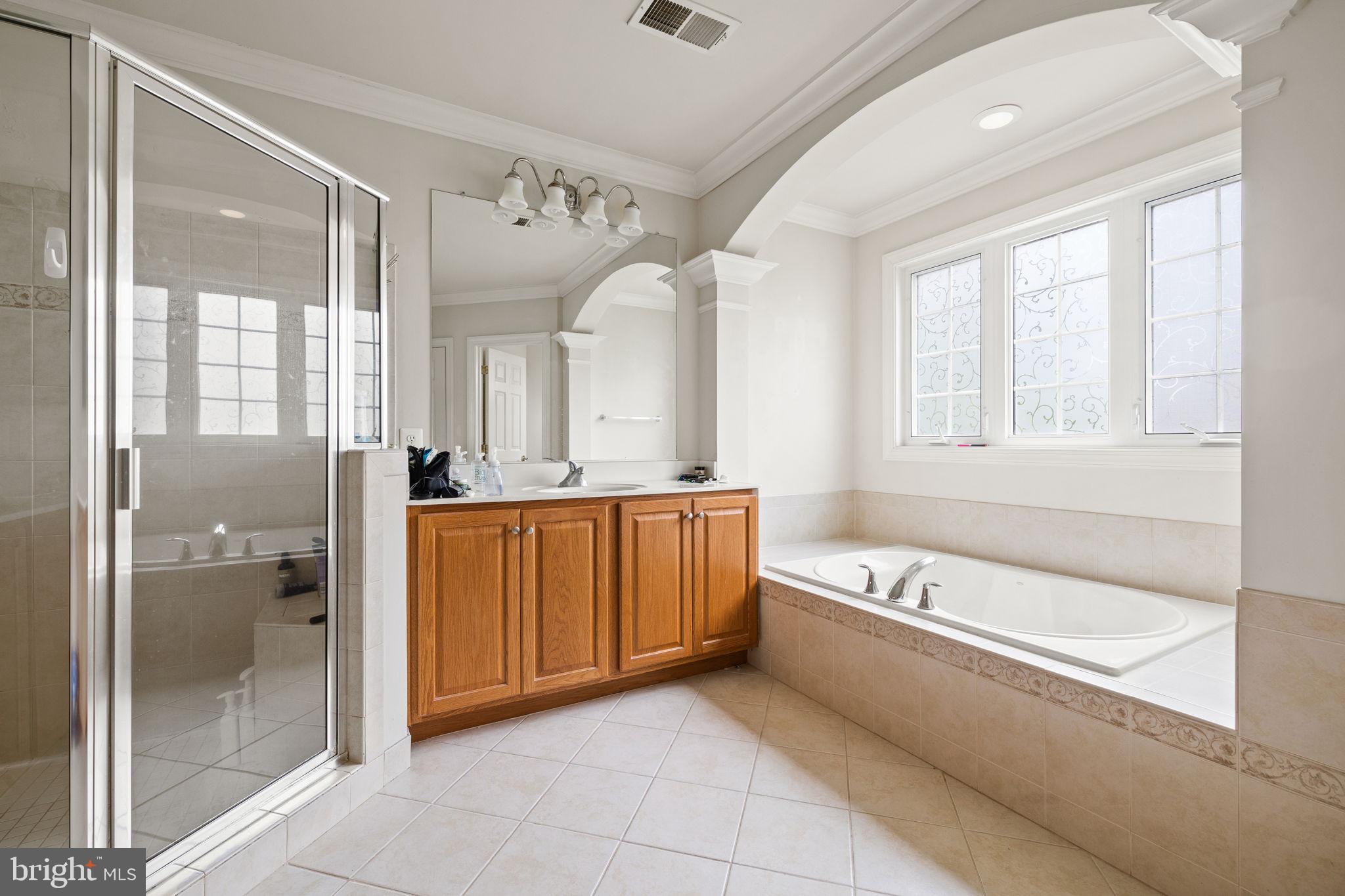 STONEWALL MANOR - Residential