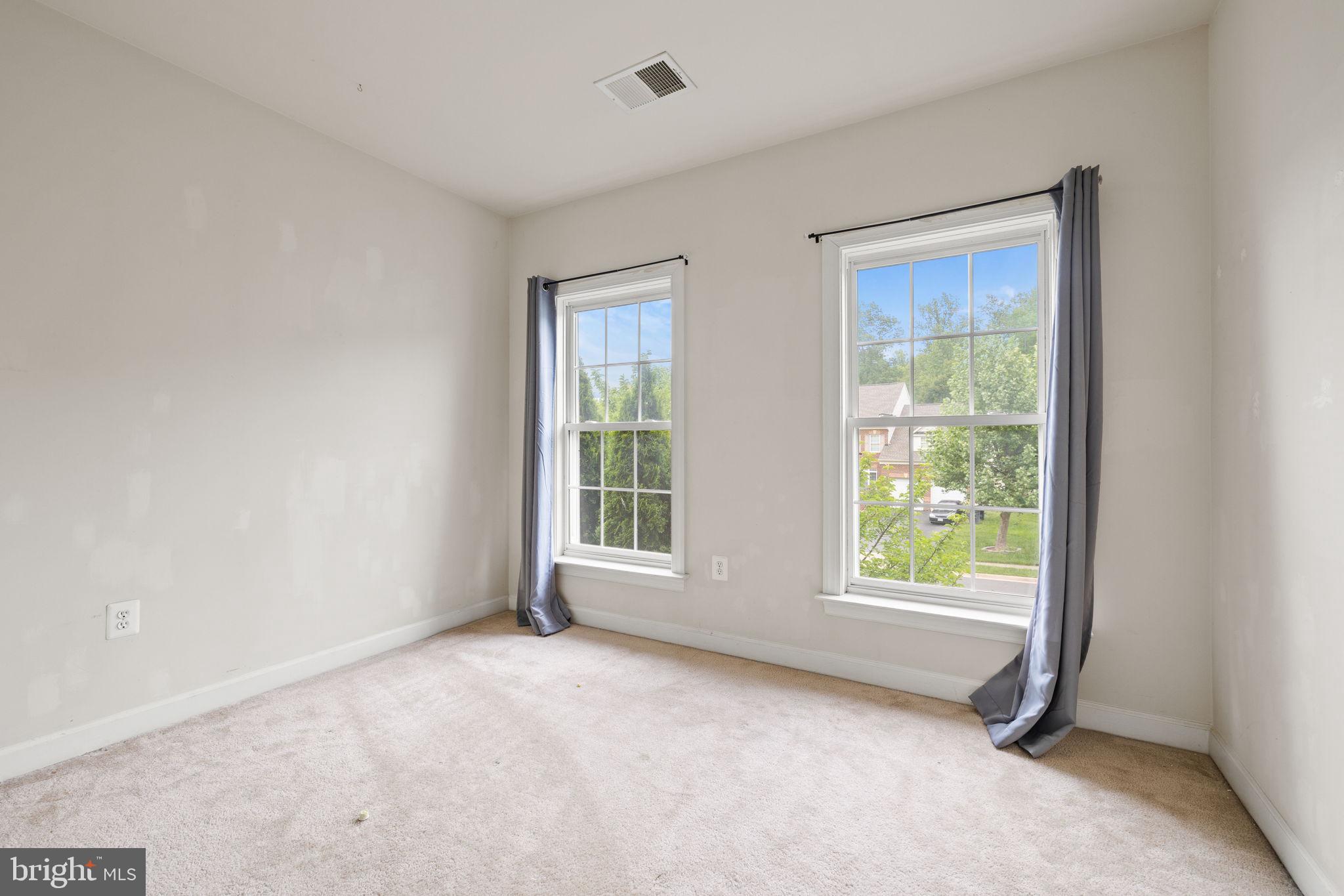 STONEWALL MANOR - Residential