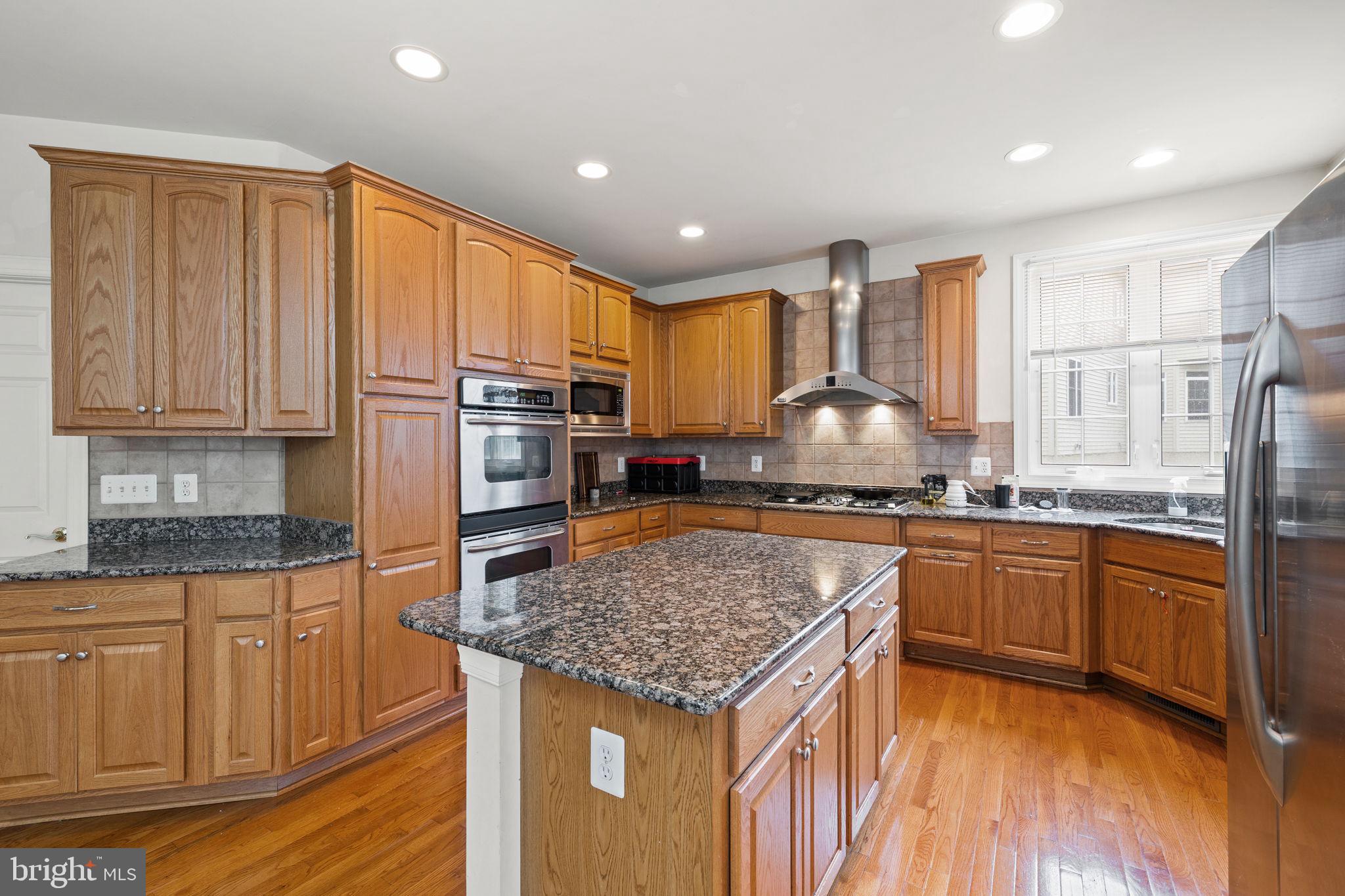 STONEWALL MANOR - Residential