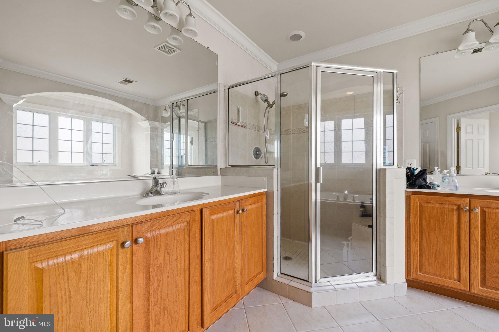 STONEWALL MANOR - Residential