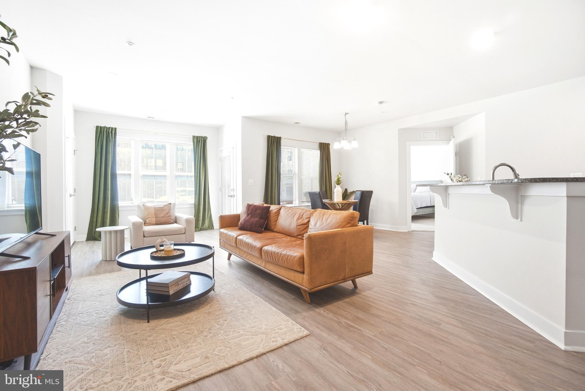 PADDOCK POINTE - Residential