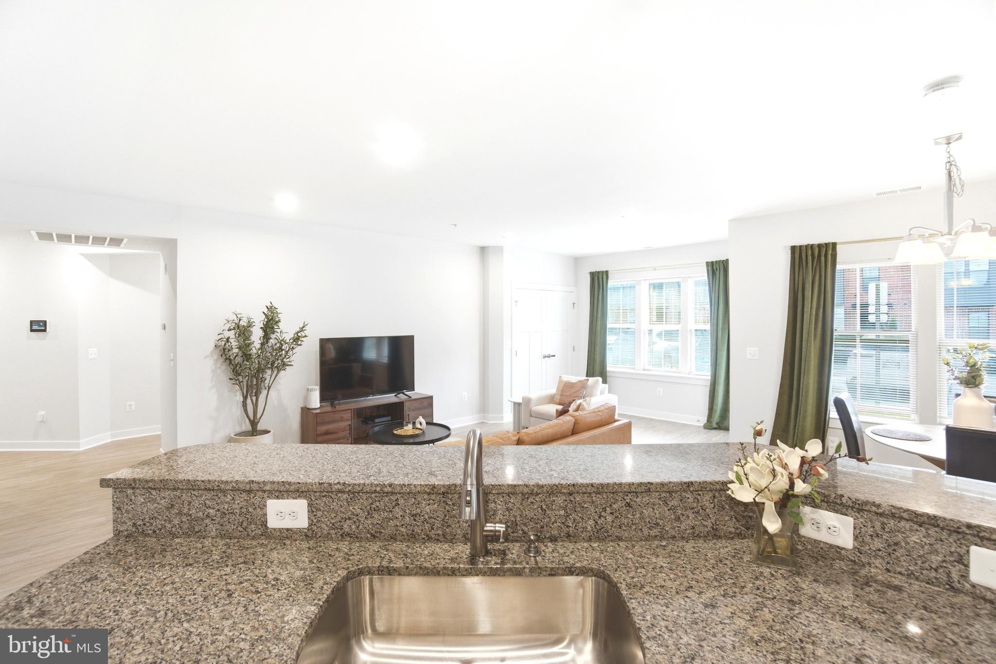 PADDOCK POINTE - Residential