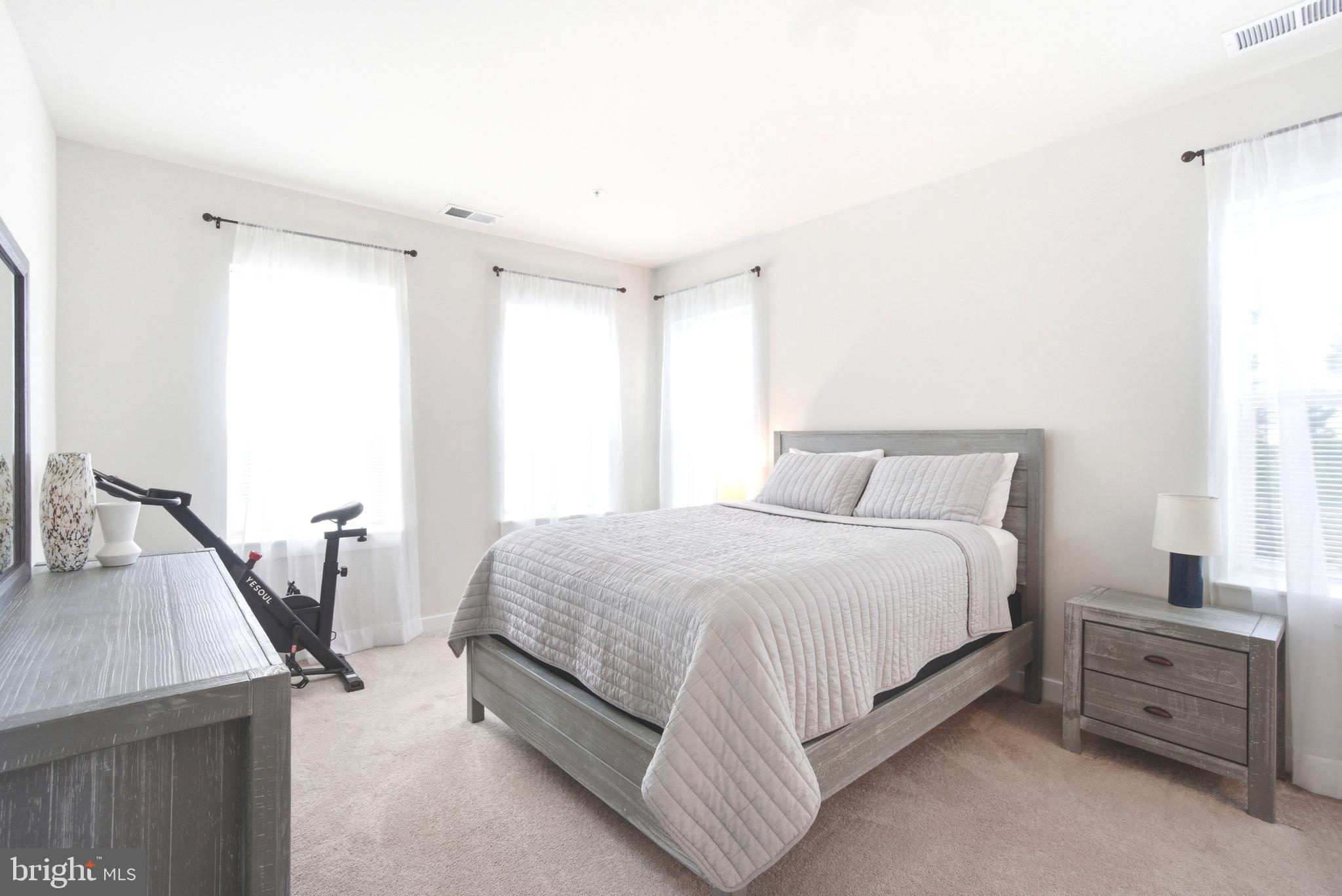 PADDOCK POINTE - Residential