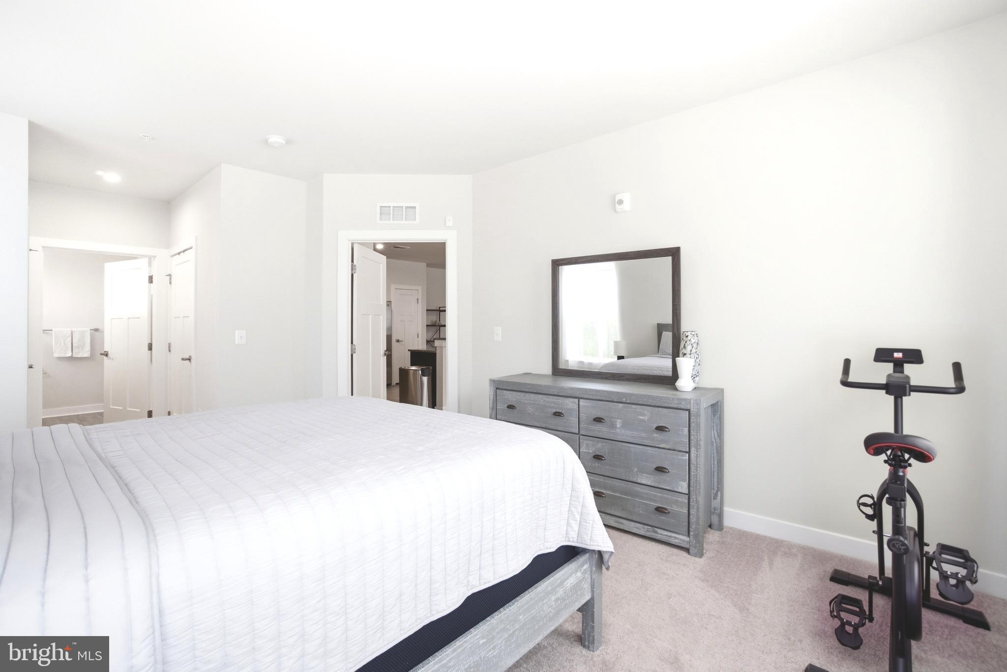 PADDOCK POINTE - Residential