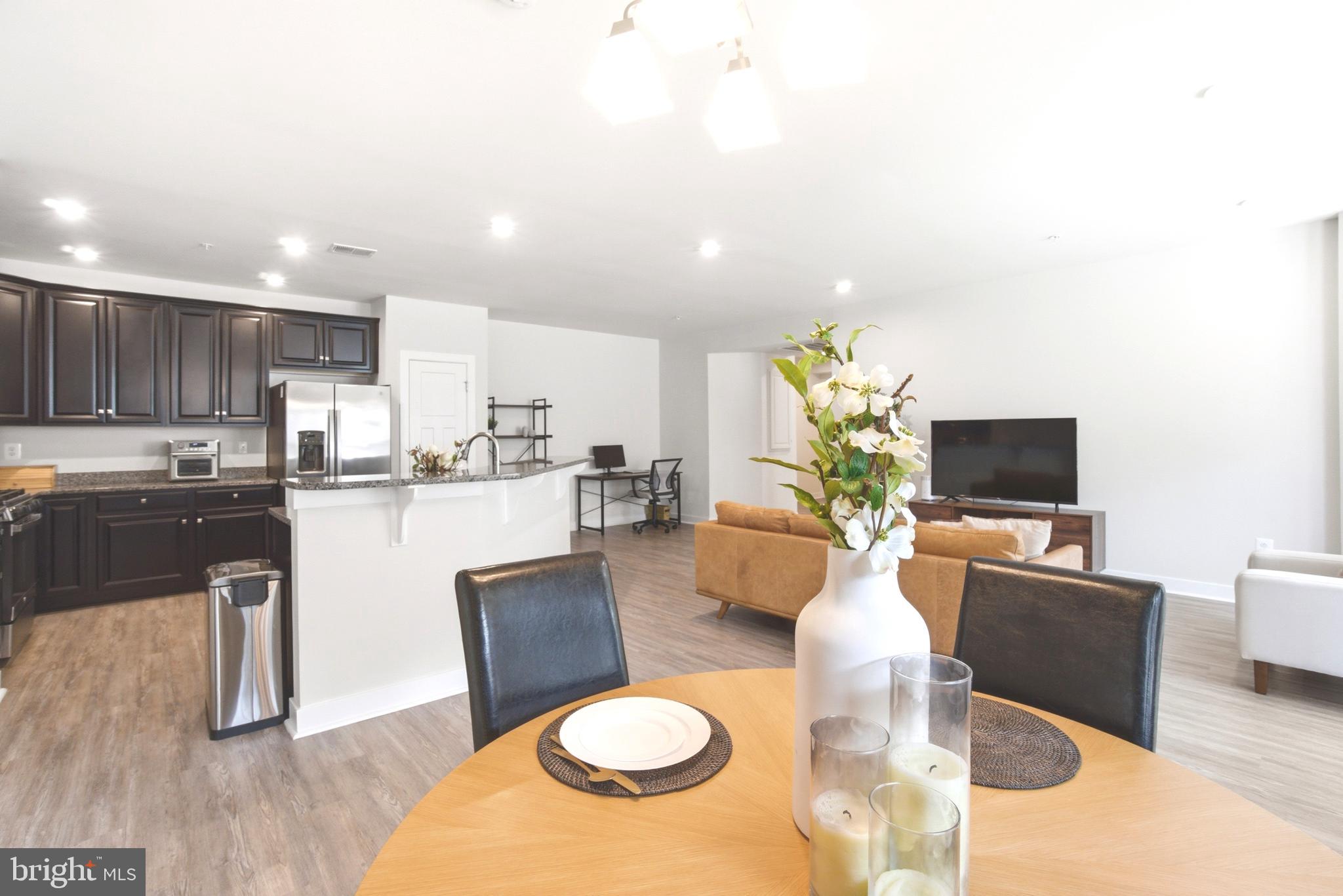 PADDOCK POINTE - Residential