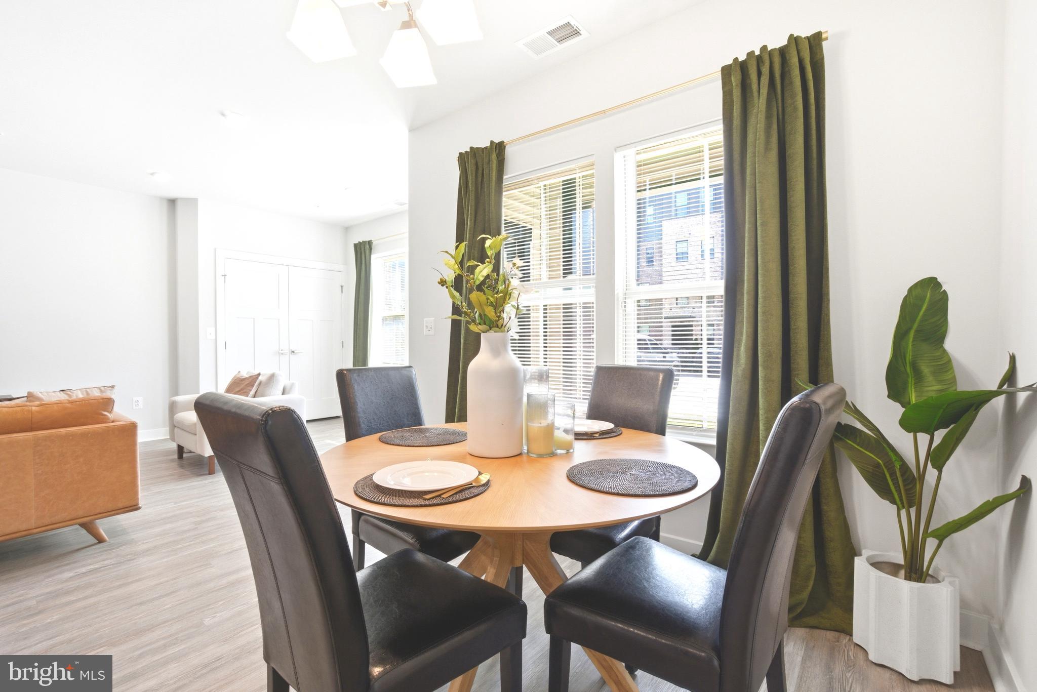 PADDOCK POINTE - Residential