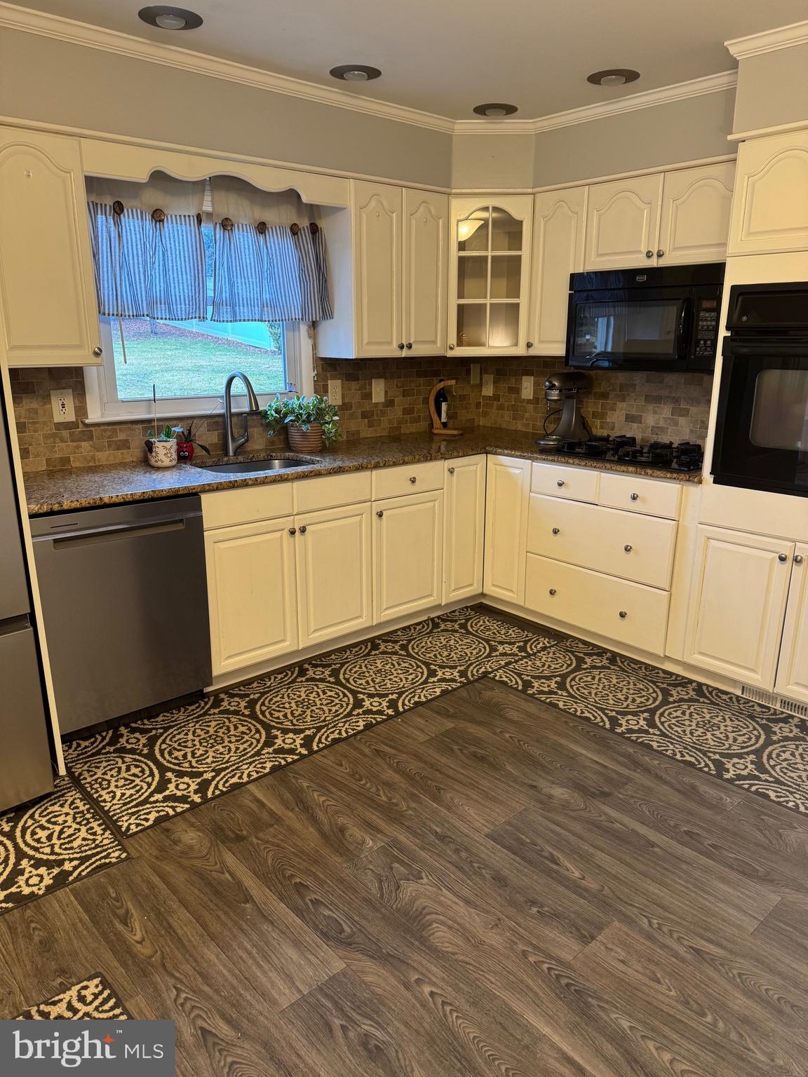 SHAMROCK - Residential