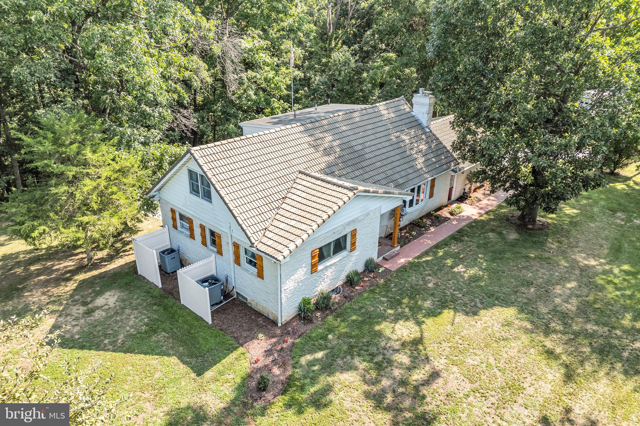 11 WAGNER DRIVE