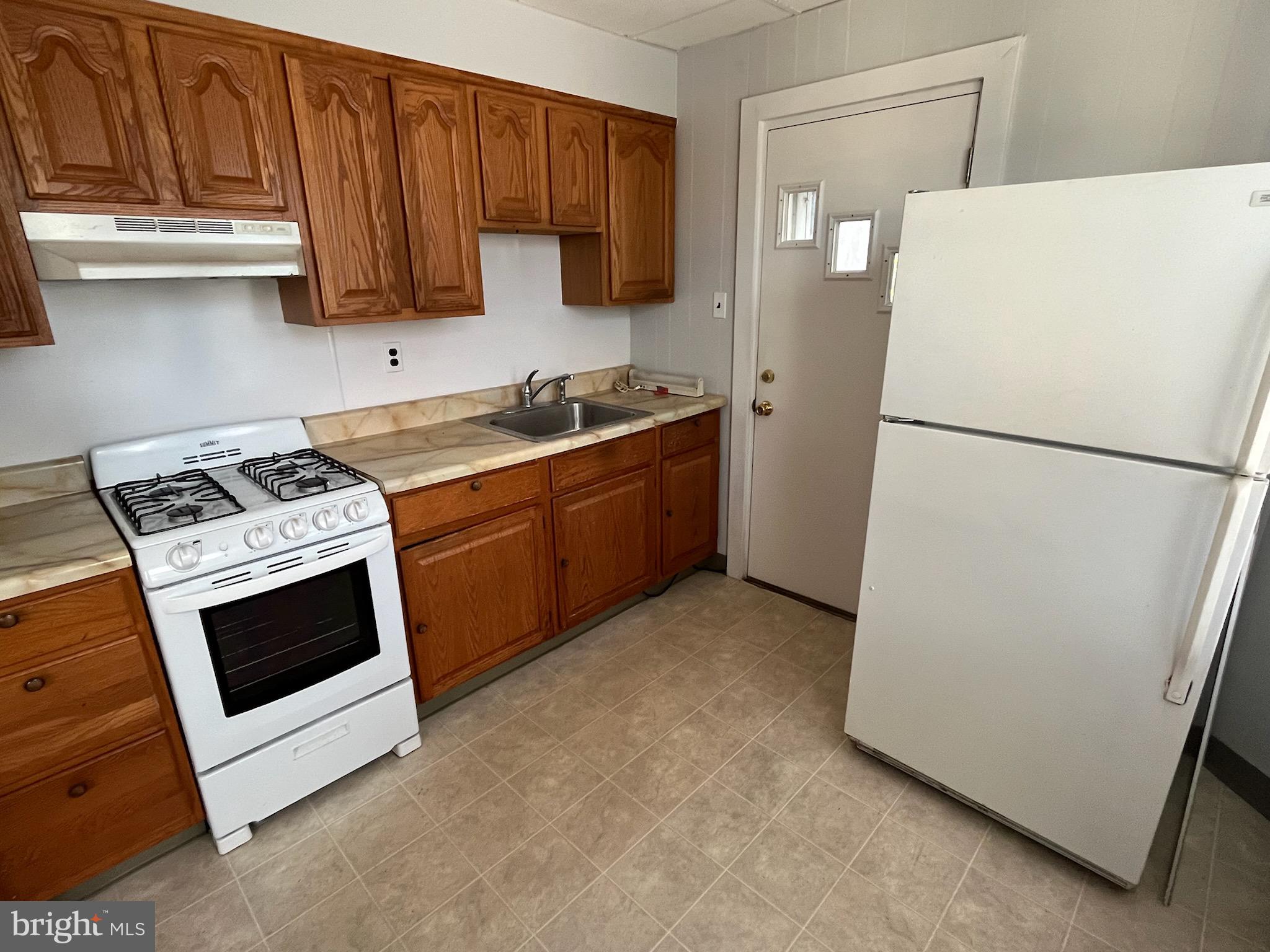 CHESTNUT HILL - Residential Lease