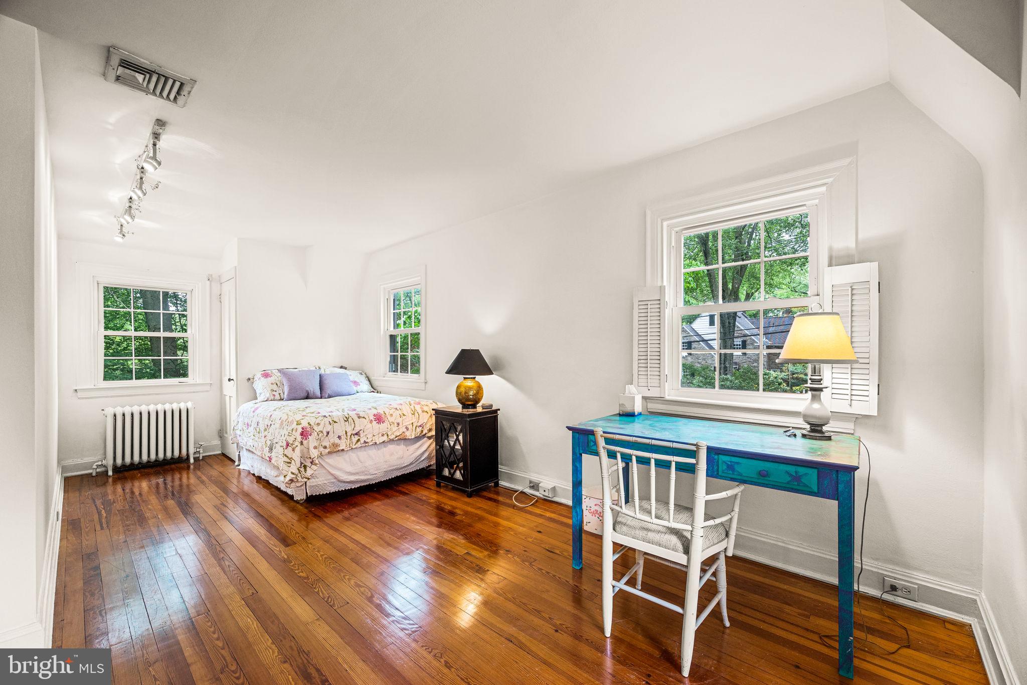 SWARTHMORE HILLS - Residential