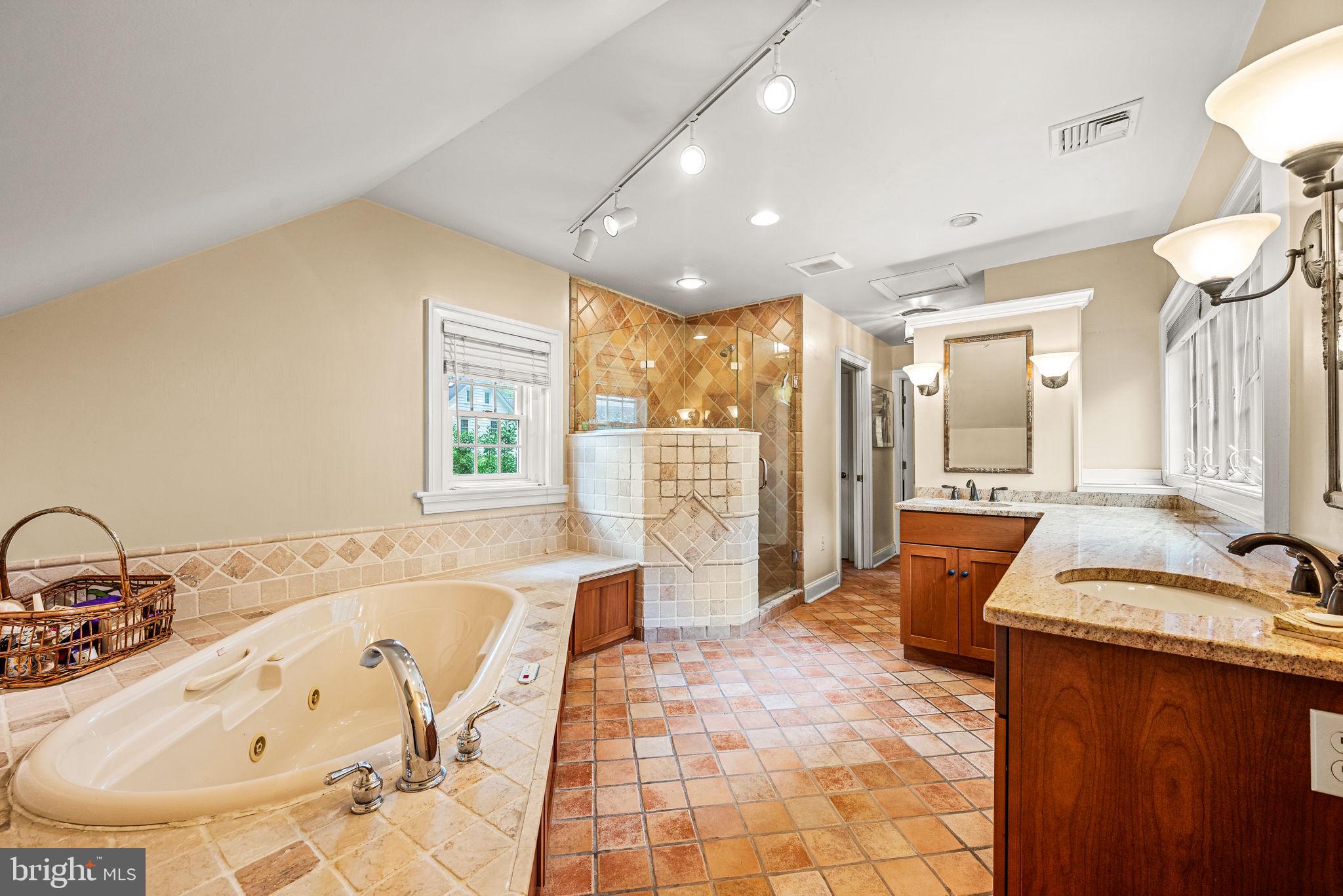 SWARTHMORE HILLS - Residential