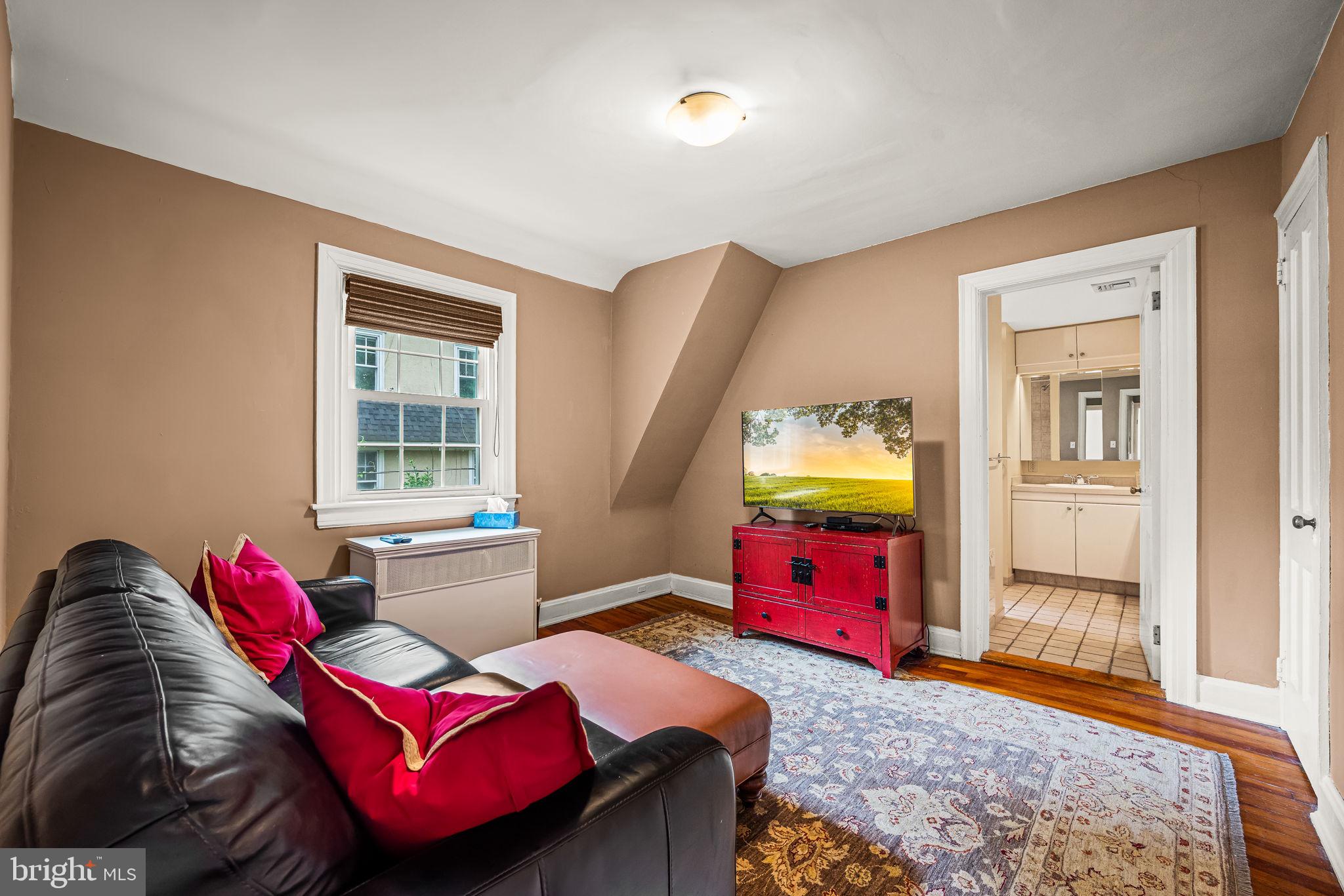 SWARTHMORE HILLS - Residential