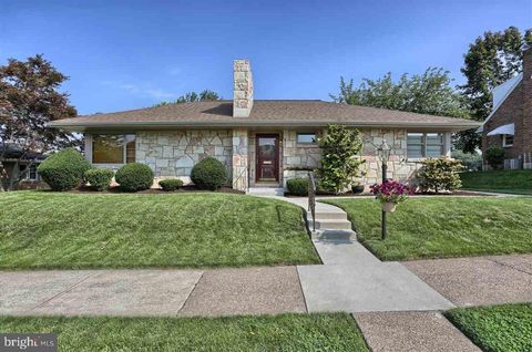 419 W AREBA AVENUE HERSHEY PA 17033