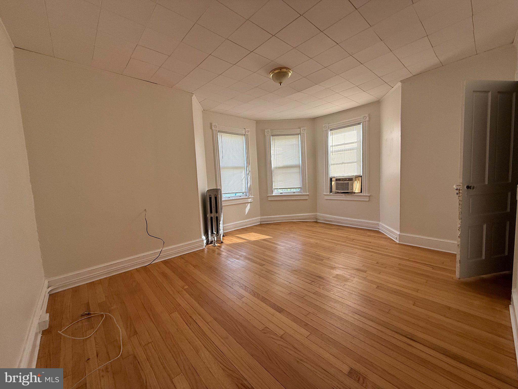 2735 MAIN STREET 4APT