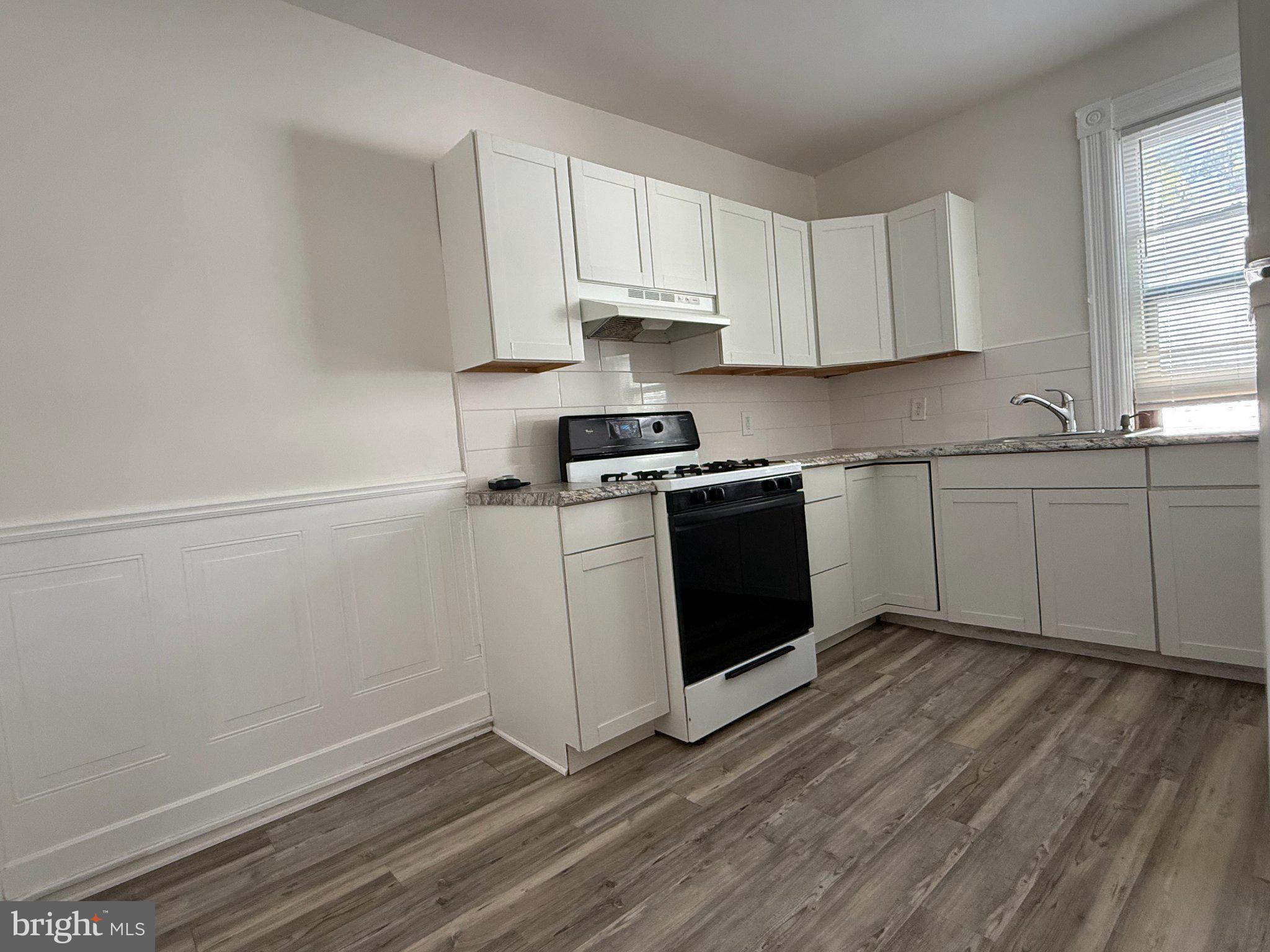 2735 MAIN STREET 4APT