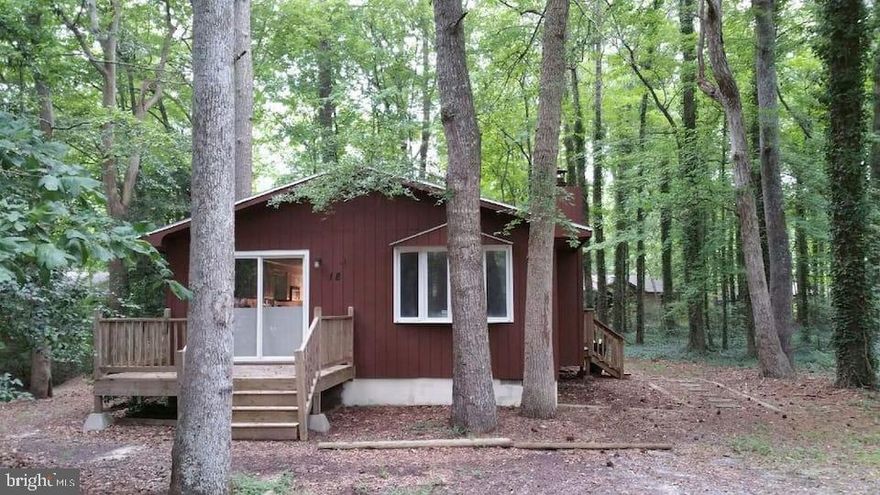 Month to Month Lease available no longer than April 15, 2024. Owner pays HOA fees. Property is in North Ocean Pines. Ocean Pines has many activities, Yacht club, indoor pool, sports and more. Rent includes cable, Internet, electric, water, trash, and fees.