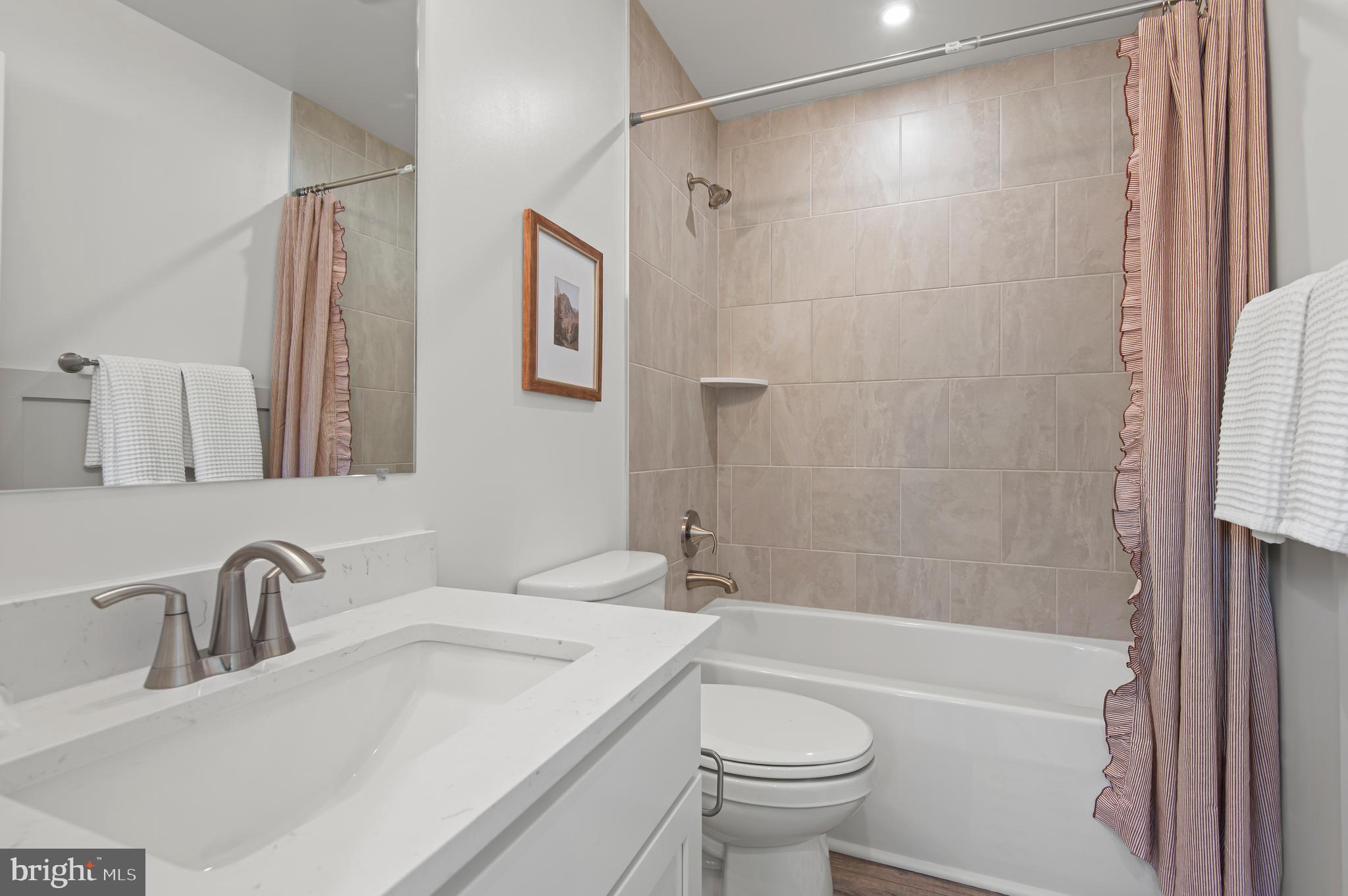 HOLLY OAKS - Residential