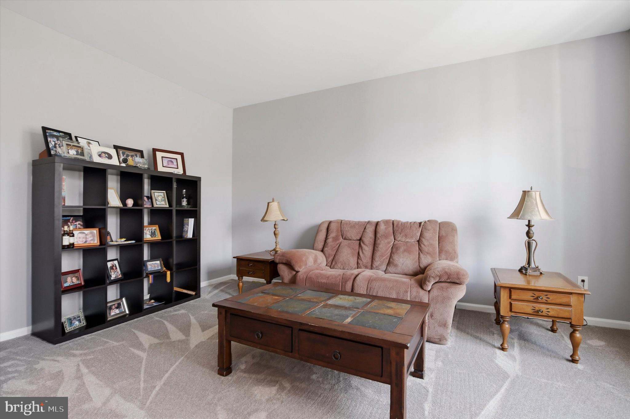 17 CARRIAGE CIRCLE