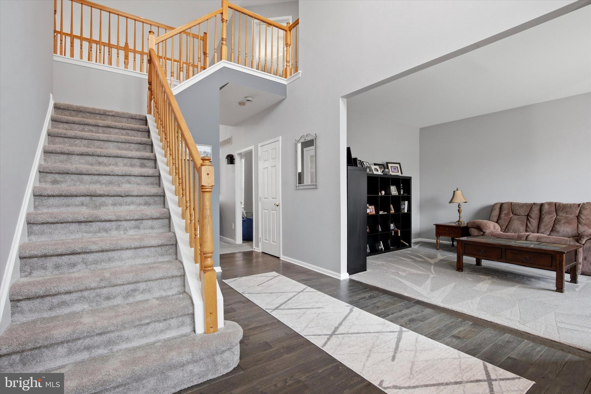 17 CARRIAGE CIRCLE