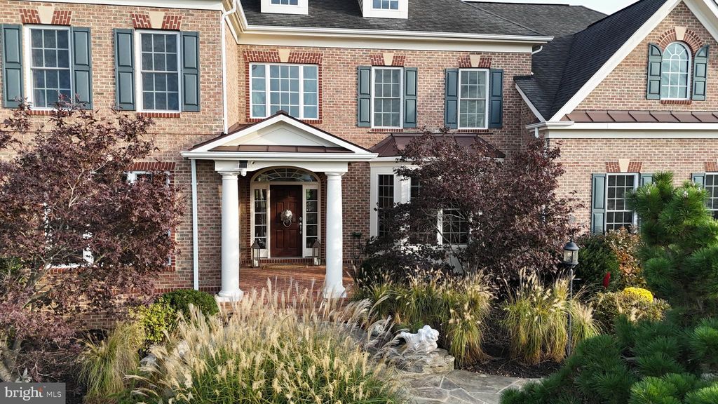 Photo of 16070 Sainte Marie Court, HAMILTON, VA 20158 (MLS # VALO2109832)