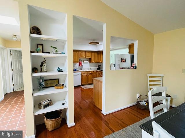 LAKE OF THE WOODS - Residential Lease