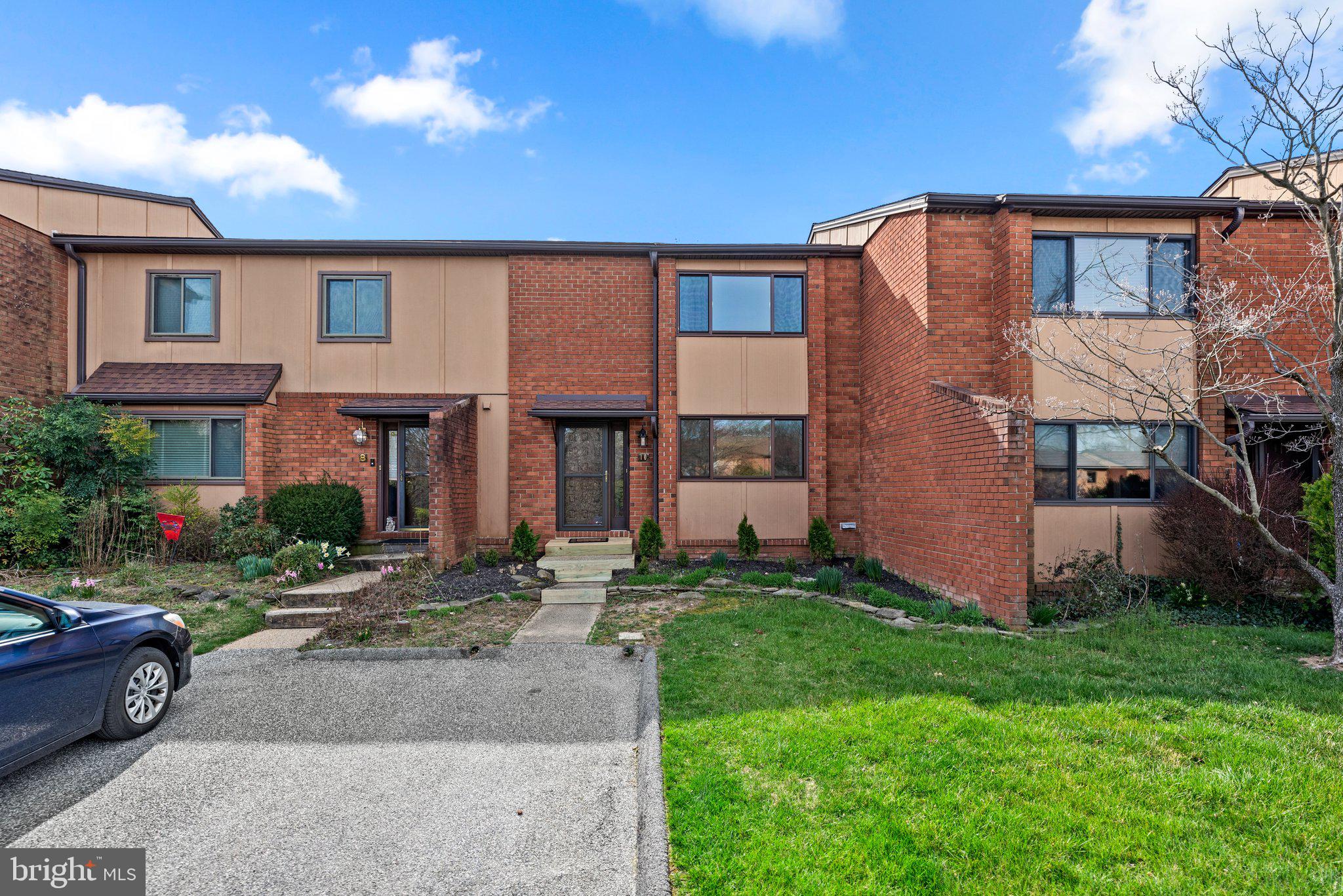 RUXTON CROSSING TOWNHSE - Residential