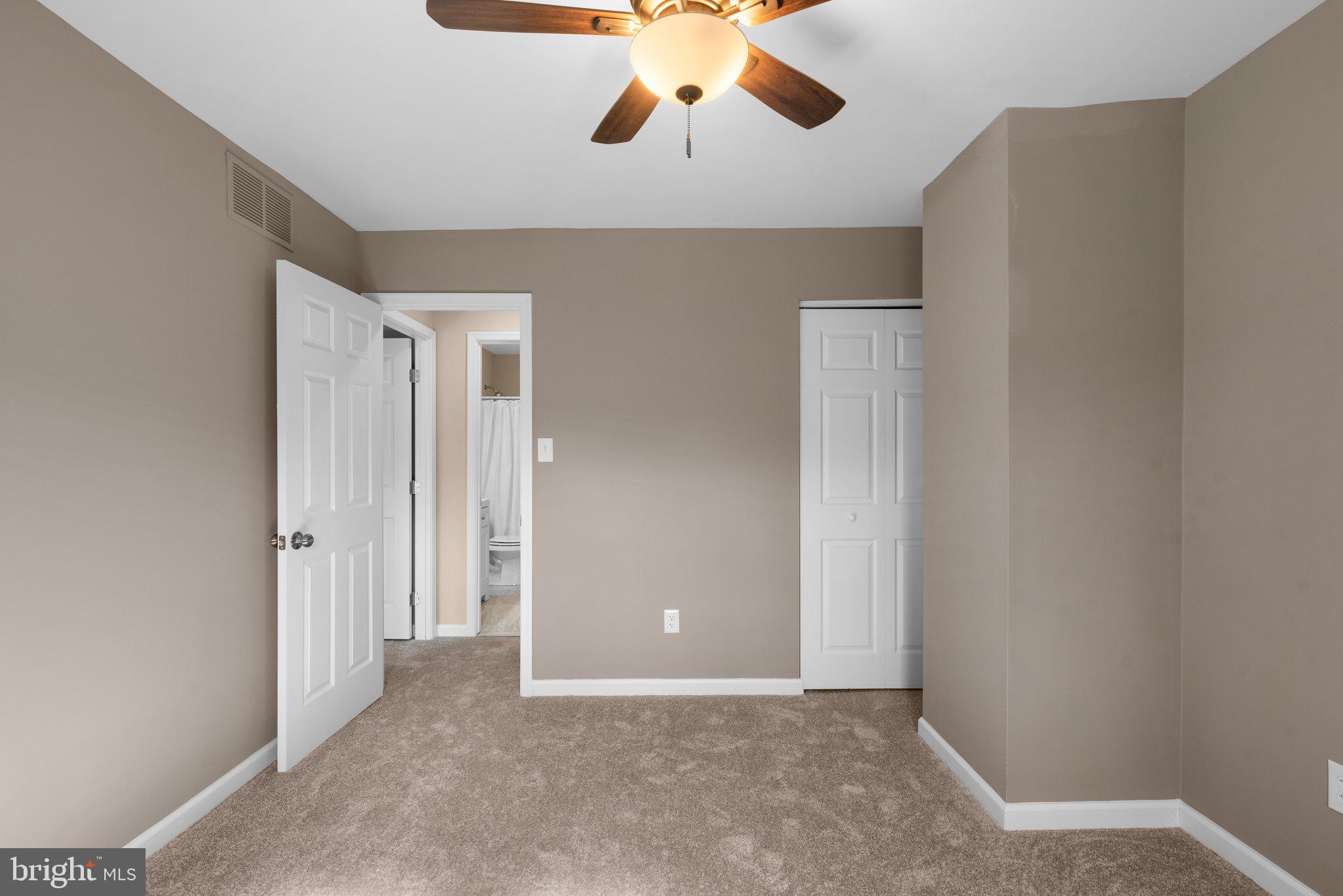 RUXTON CROSSING TOWNHSE - Residential