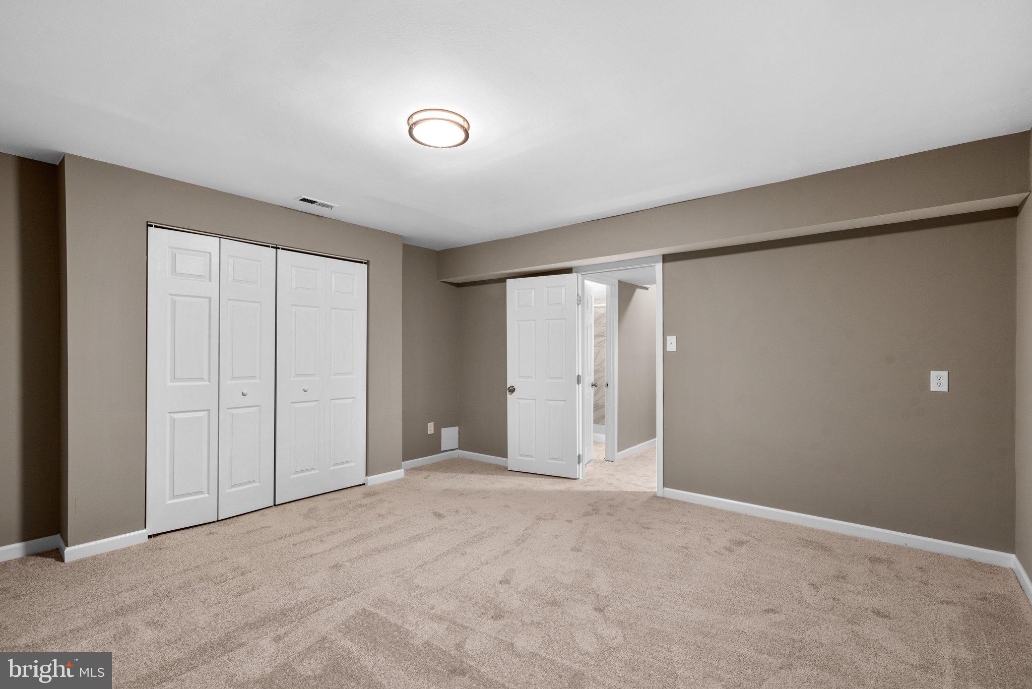 RUXTON CROSSING TOWNHSE - Residential